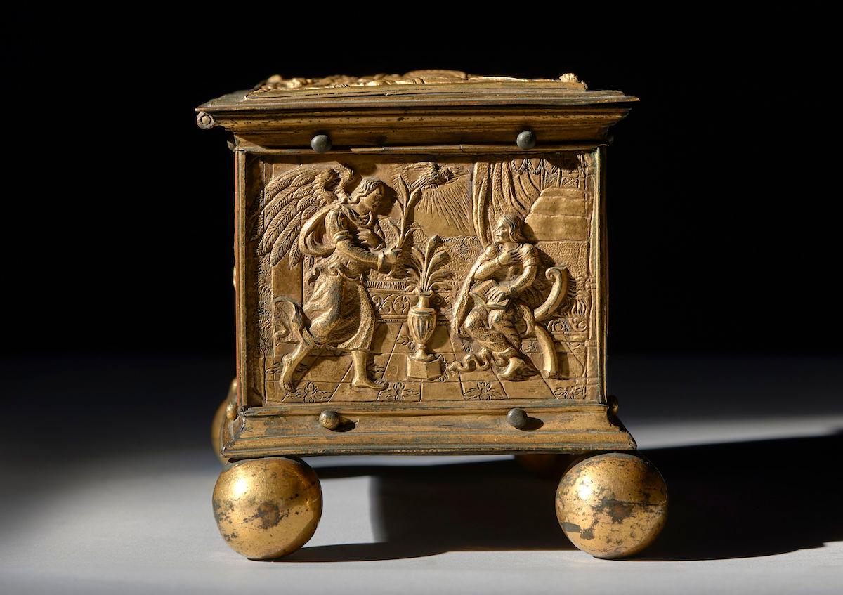 Gilt 16th Century Bronze and Gilded Copper Box For Sale