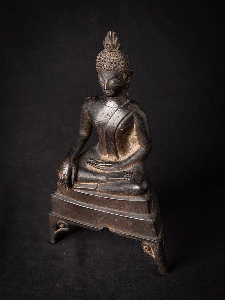 16th Century Bronze Lanna Buddha Statue from Thailand For Sale 8