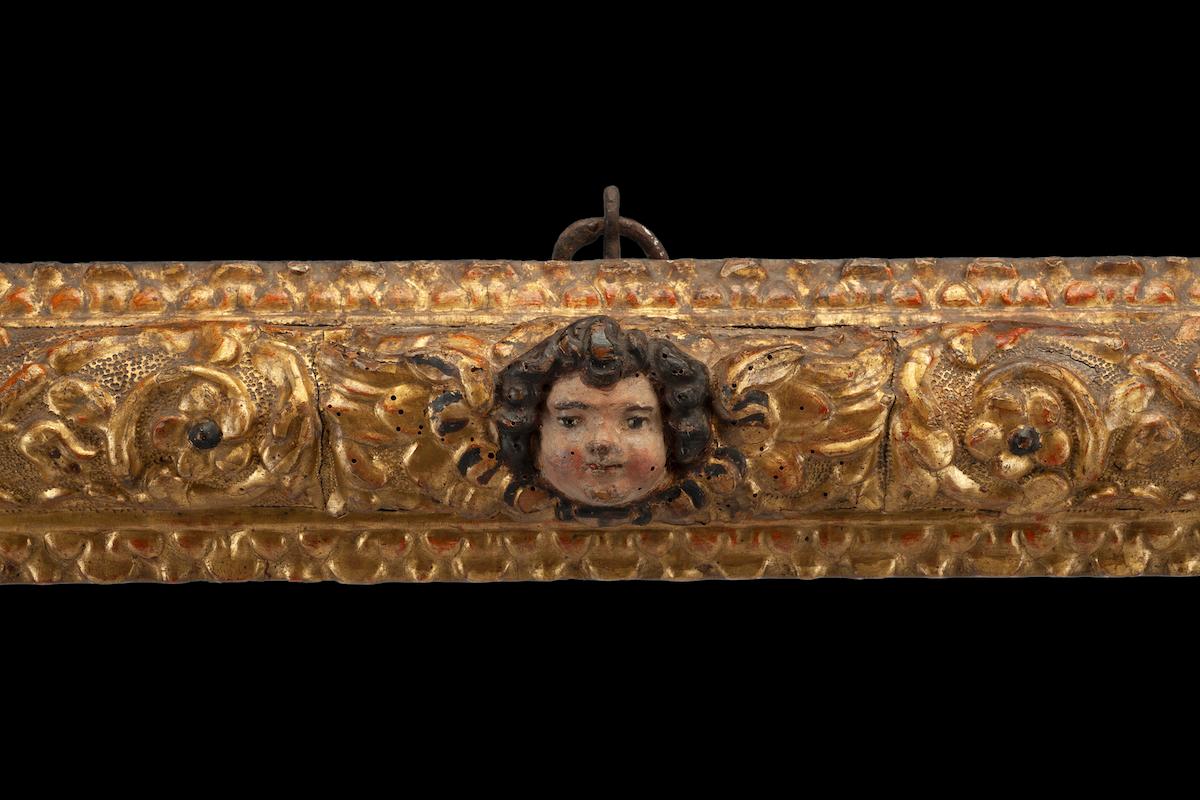 Renaissance XVIe siècle, cadre en bois sculpté, doré et polychrome en vente