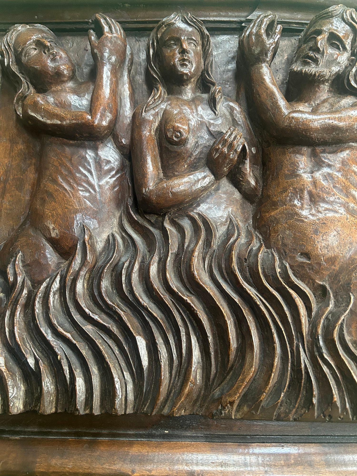 16th Century Carved Religious Panel Sculpture of Poor Souls in Purgatory Hell en vente 3