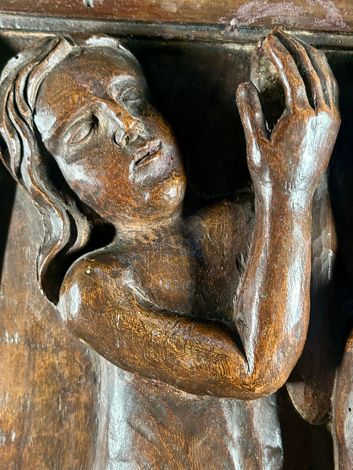 16th Century Carved Religious Panel Sculpture of Poor Souls in Purgatory Hell en vente 5