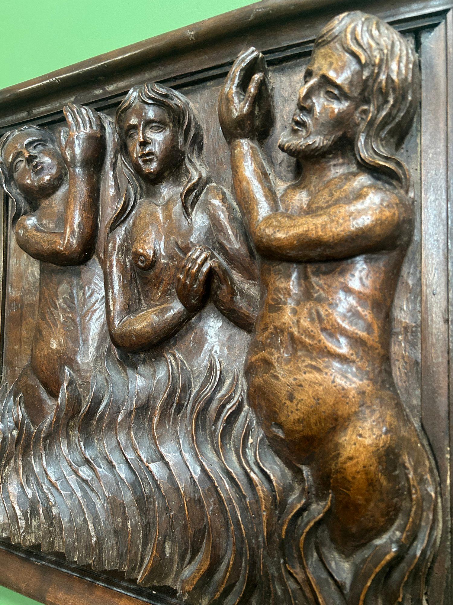 XVIIIe siècle et antérieur 16th Century Carved Religious Panel Sculpture of Poor Souls in Purgatory Hell en vente