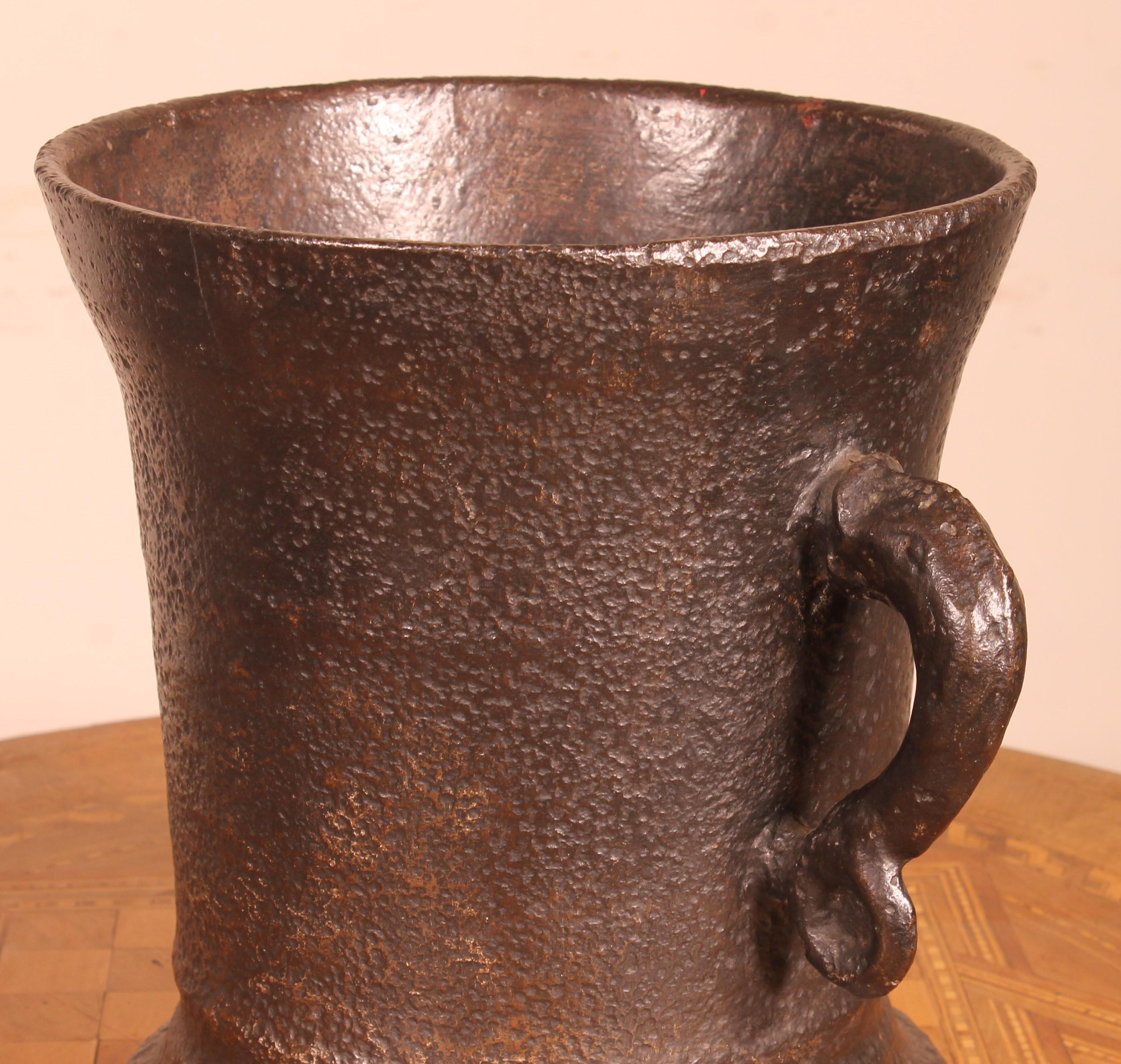 16th Century Cast Iron Mortar For Sale 2