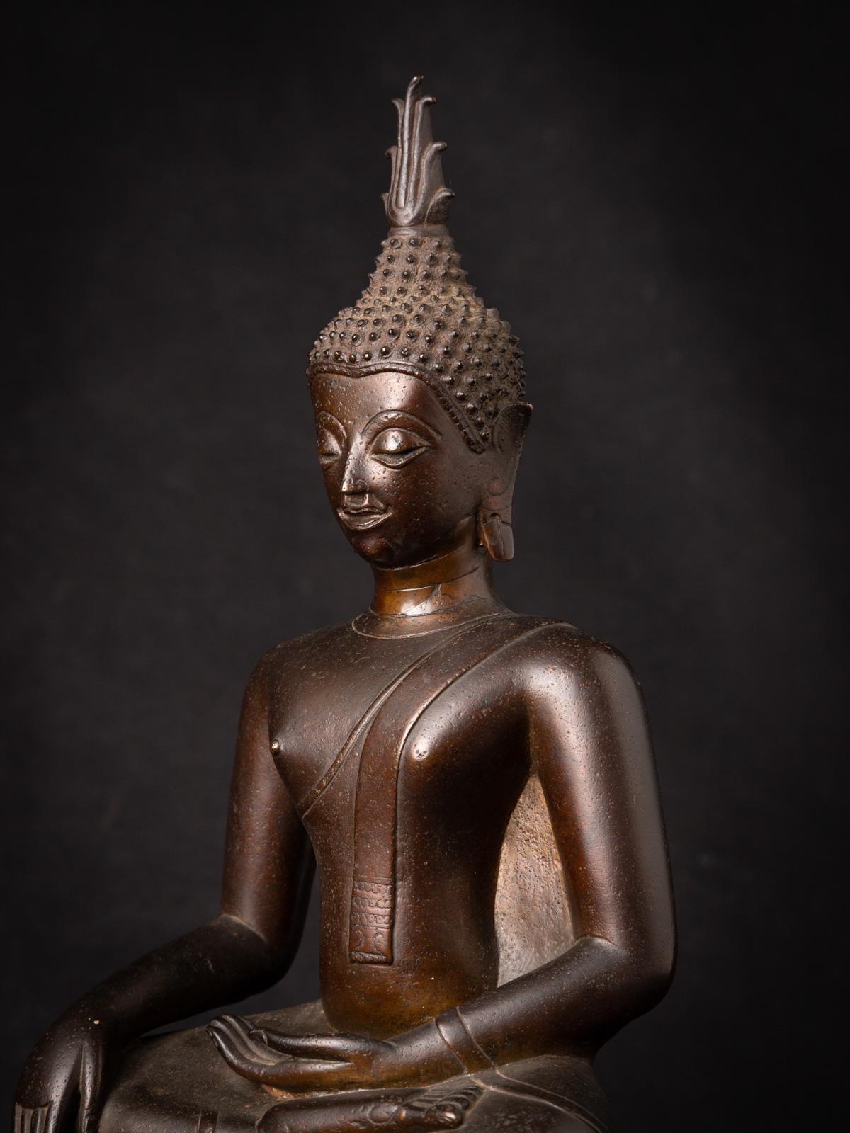 XVIe siècle - Période de Chiang Sean Statue de Bouddha thaïlandaise ancienne en bronze du XVIe siècle en vente 4