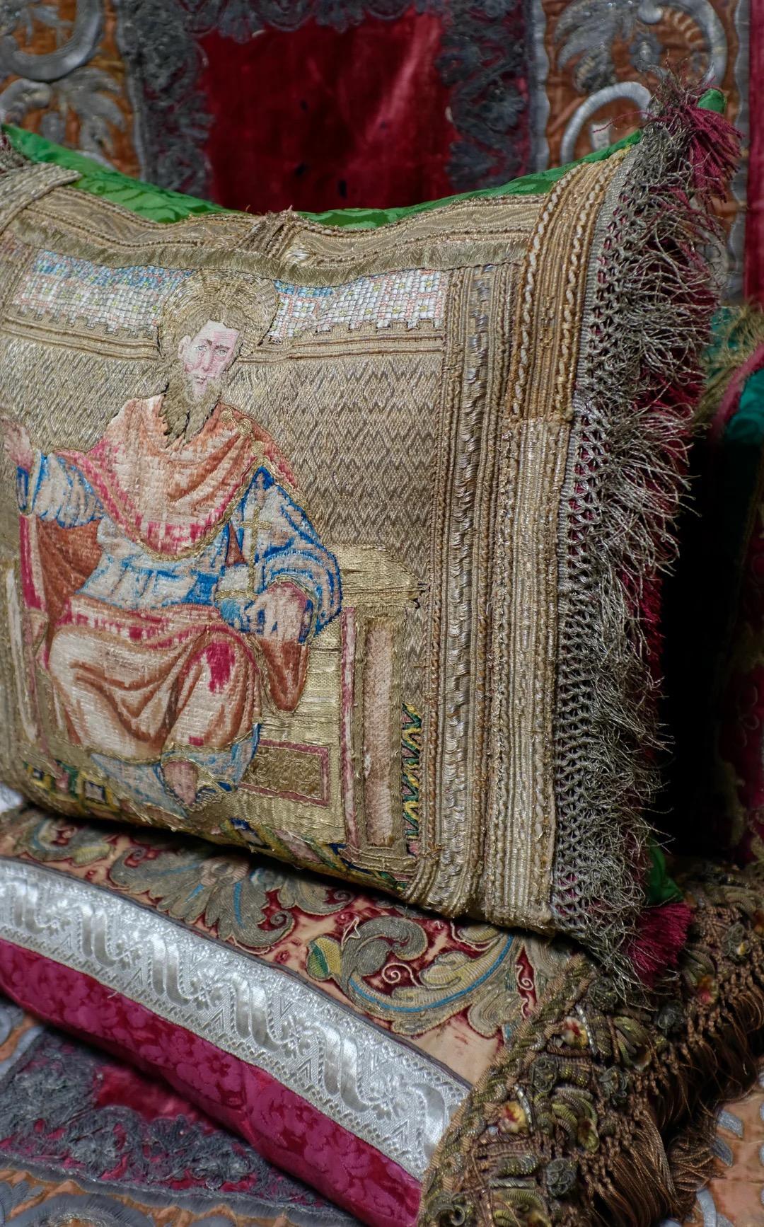 Cuscino ecclesiastico ad ago del XVI secolo in vendita 4
