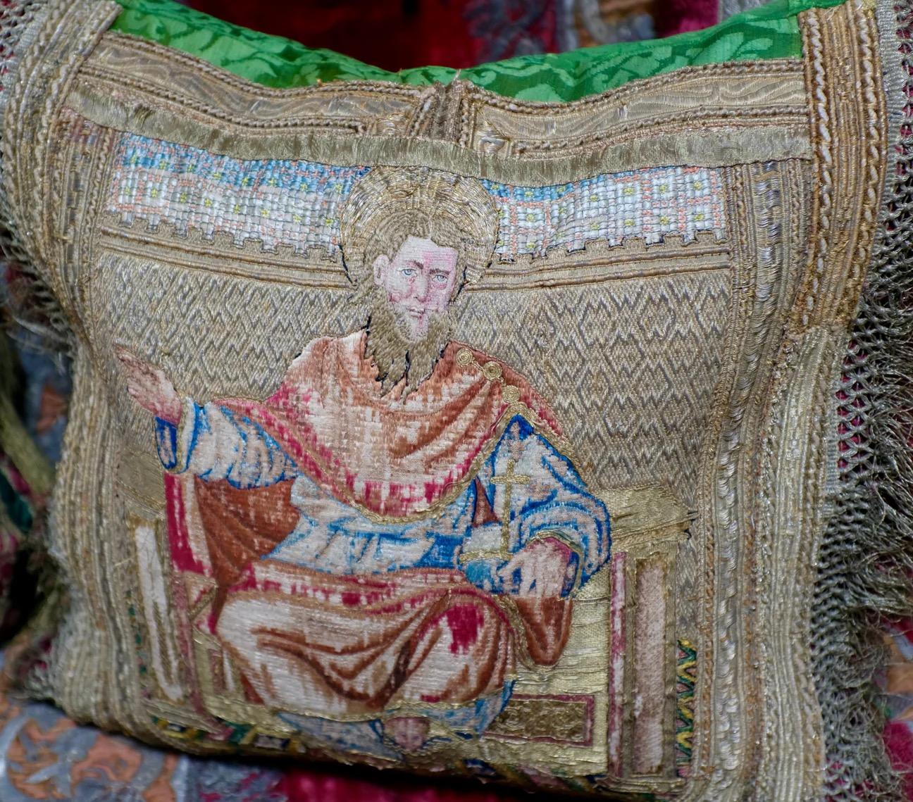 Cuscino ecclesiastico ad ago del XVI secolo in vendita 5