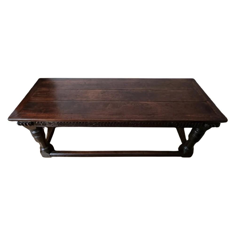 Britannique Table de réfectoire élisabéthaine en chêne sculpté du 16e siècle, vers 1580 en vente
