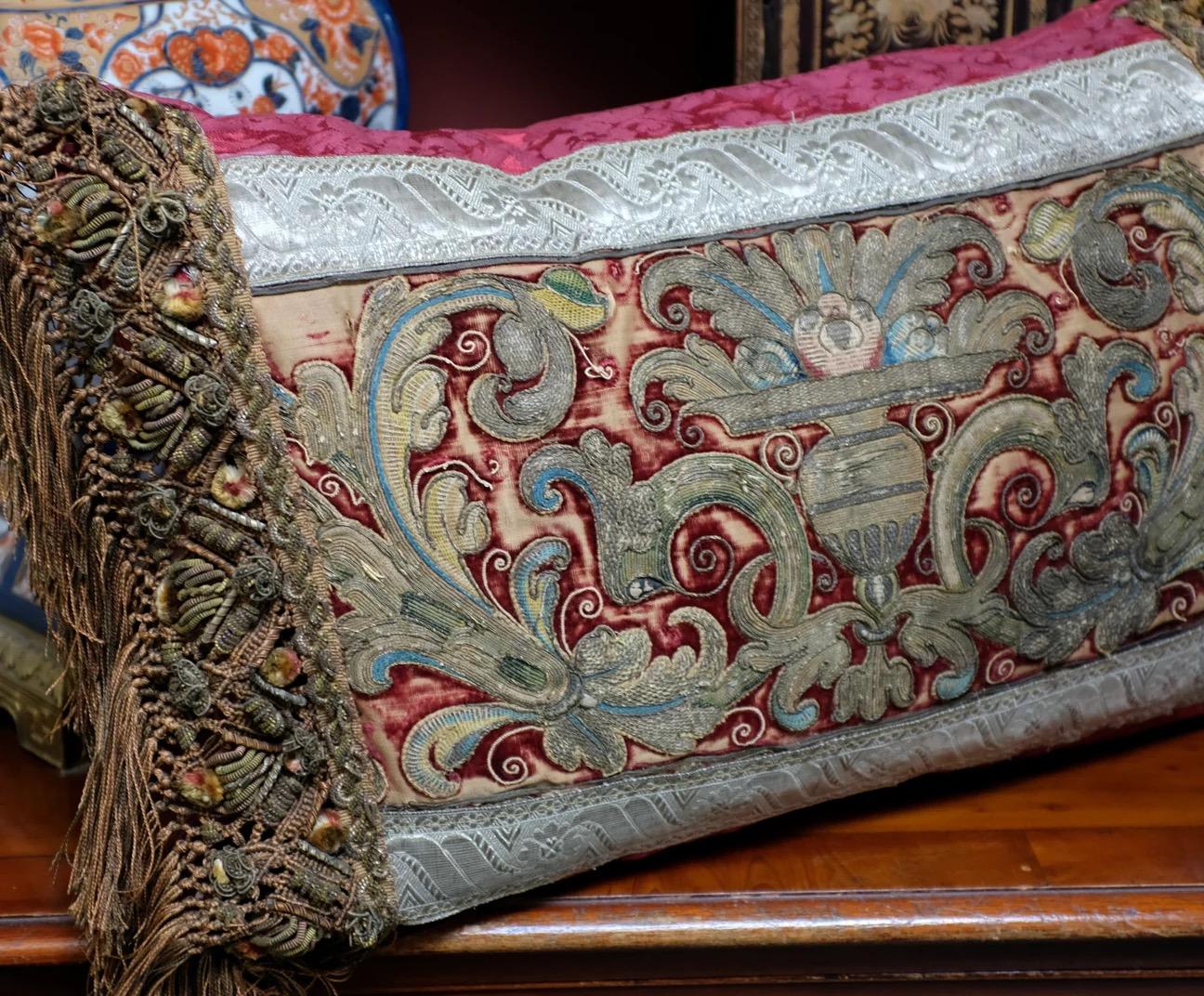 Cuscino con ricamo del XVI secolo In condizioni buone in vendita a Canterbury, GB