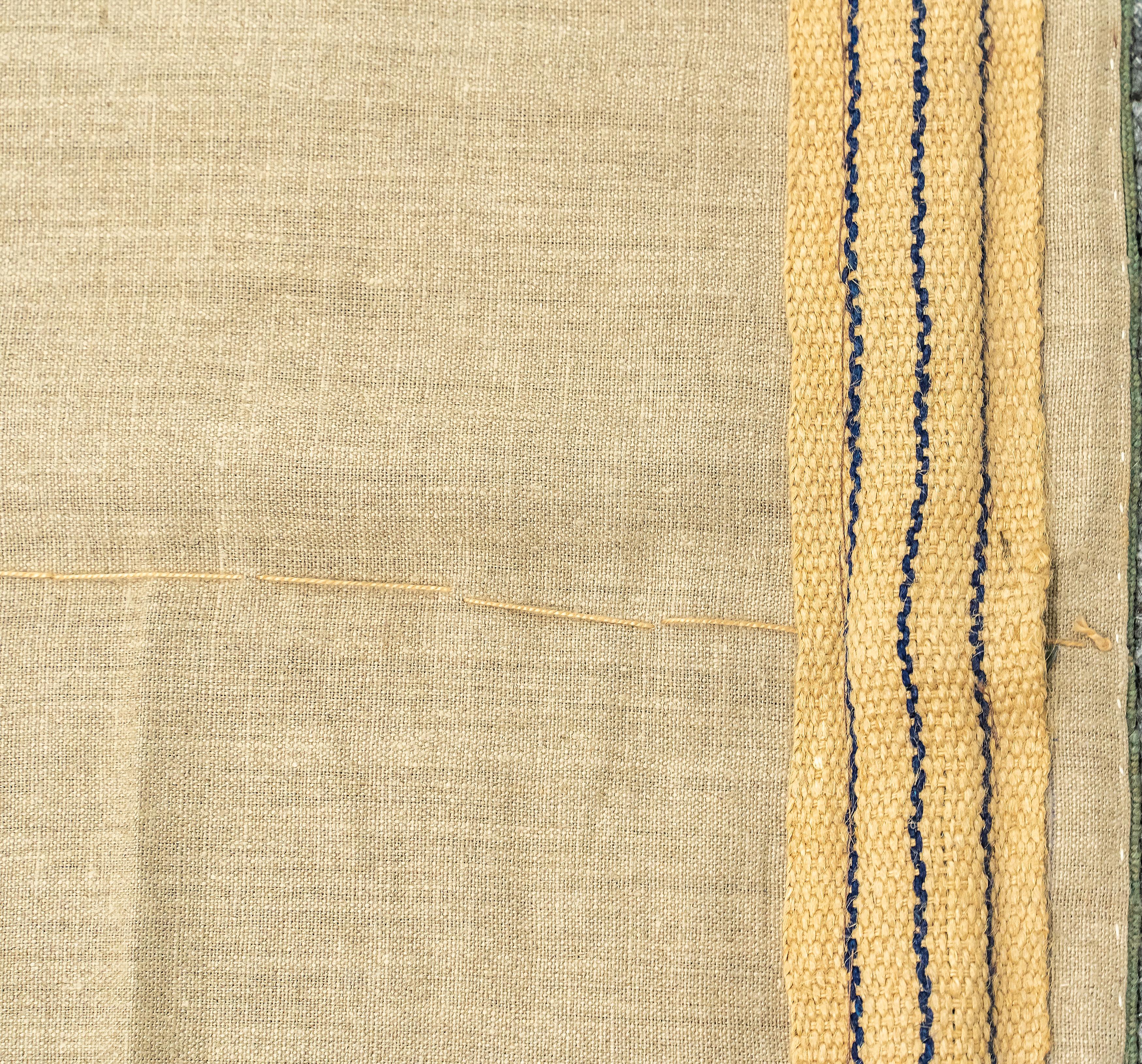 Tapiz holandés de lana y seda Enghien del siglo XVI Flora Fauna en venta 6