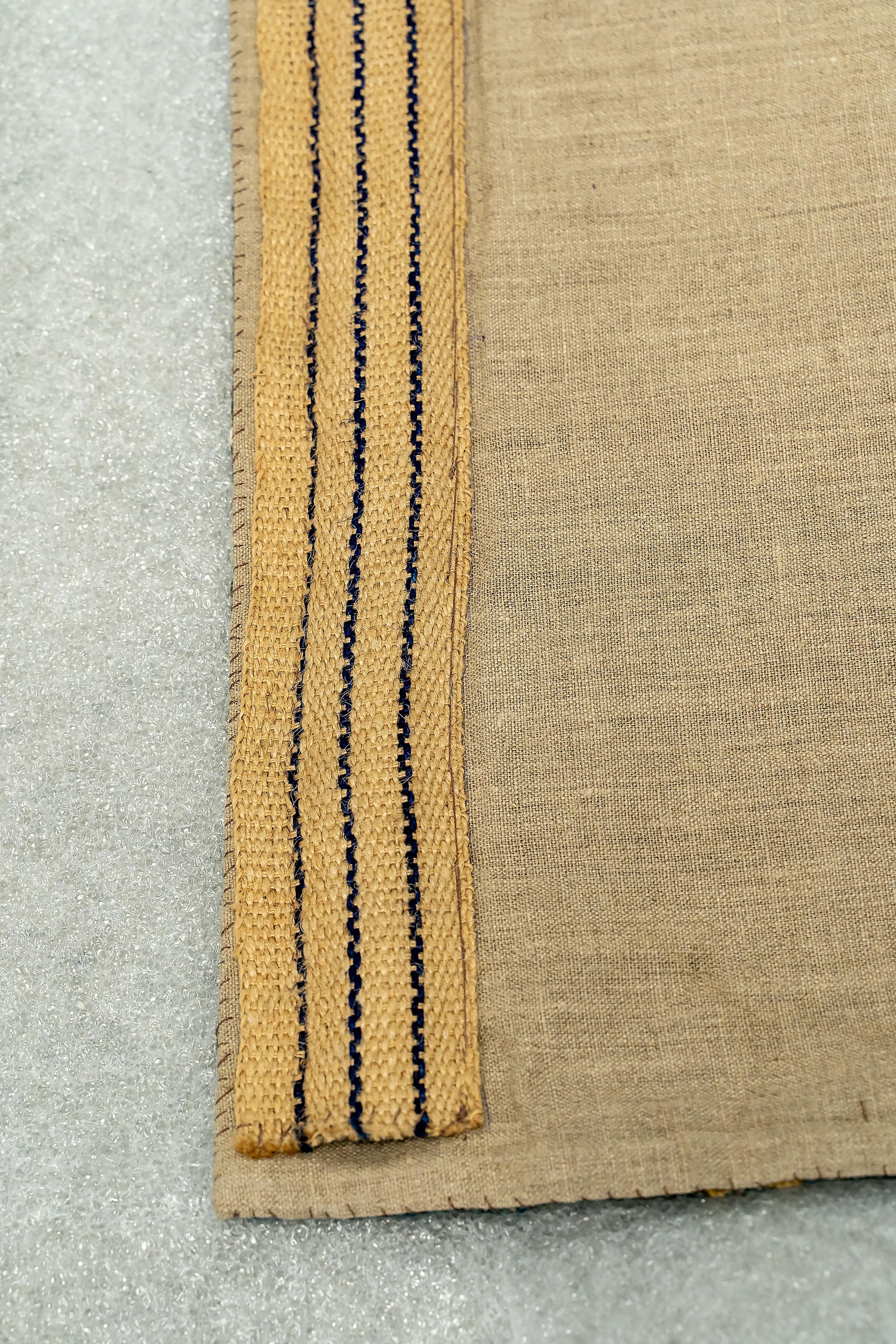 Tapiz holandés de lana y seda Enghien del siglo XVI Flora Fauna en venta 10