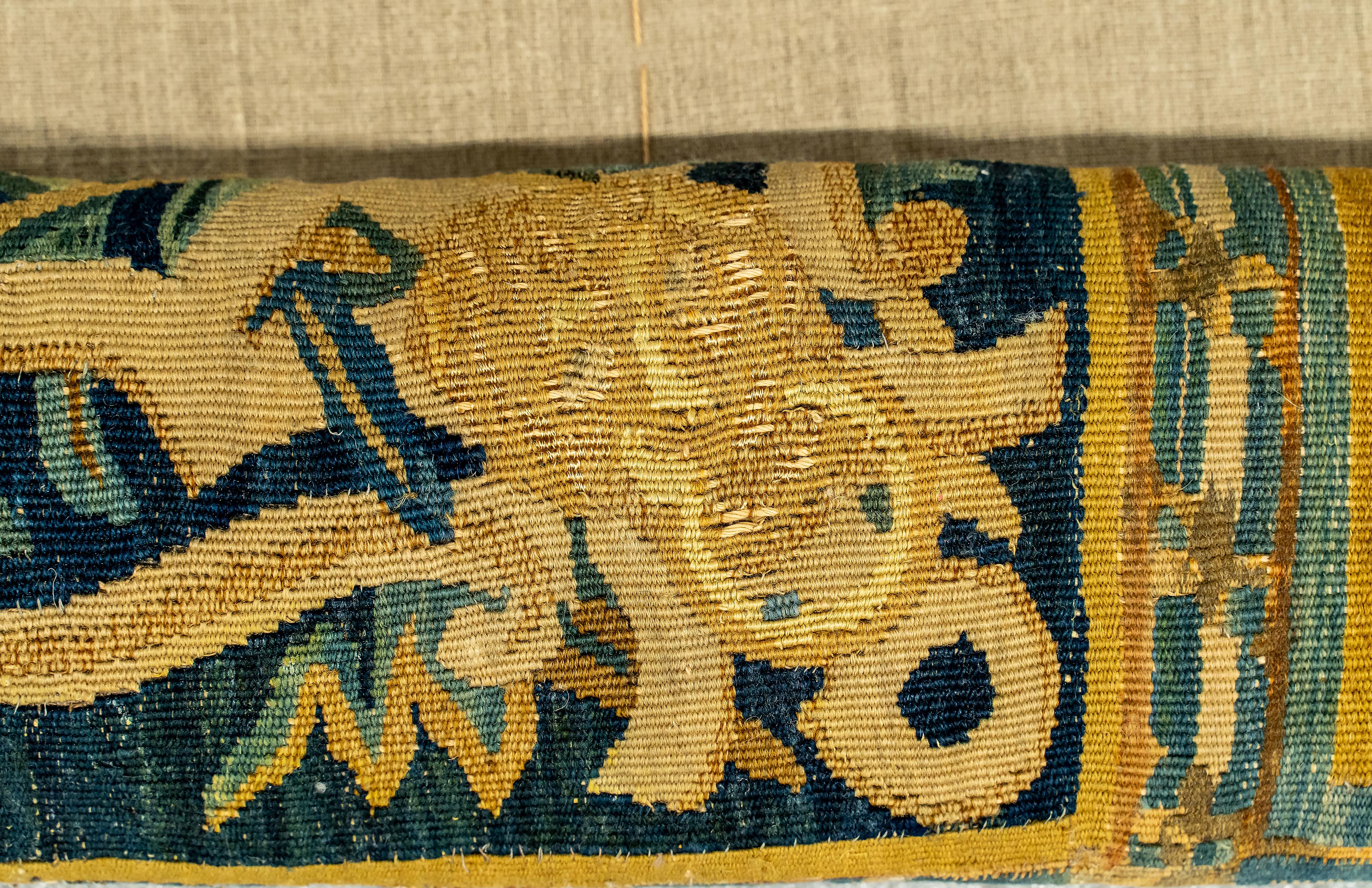 Tapiz holandés de lana y seda Enghien del siglo XVI Flora Fauna siglo XVIII y antes en venta