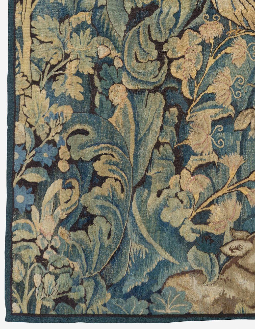 Aubusson Ancienne tapisserie flamande du 16ème siècle en Verdure Feuilles de Choux en vente