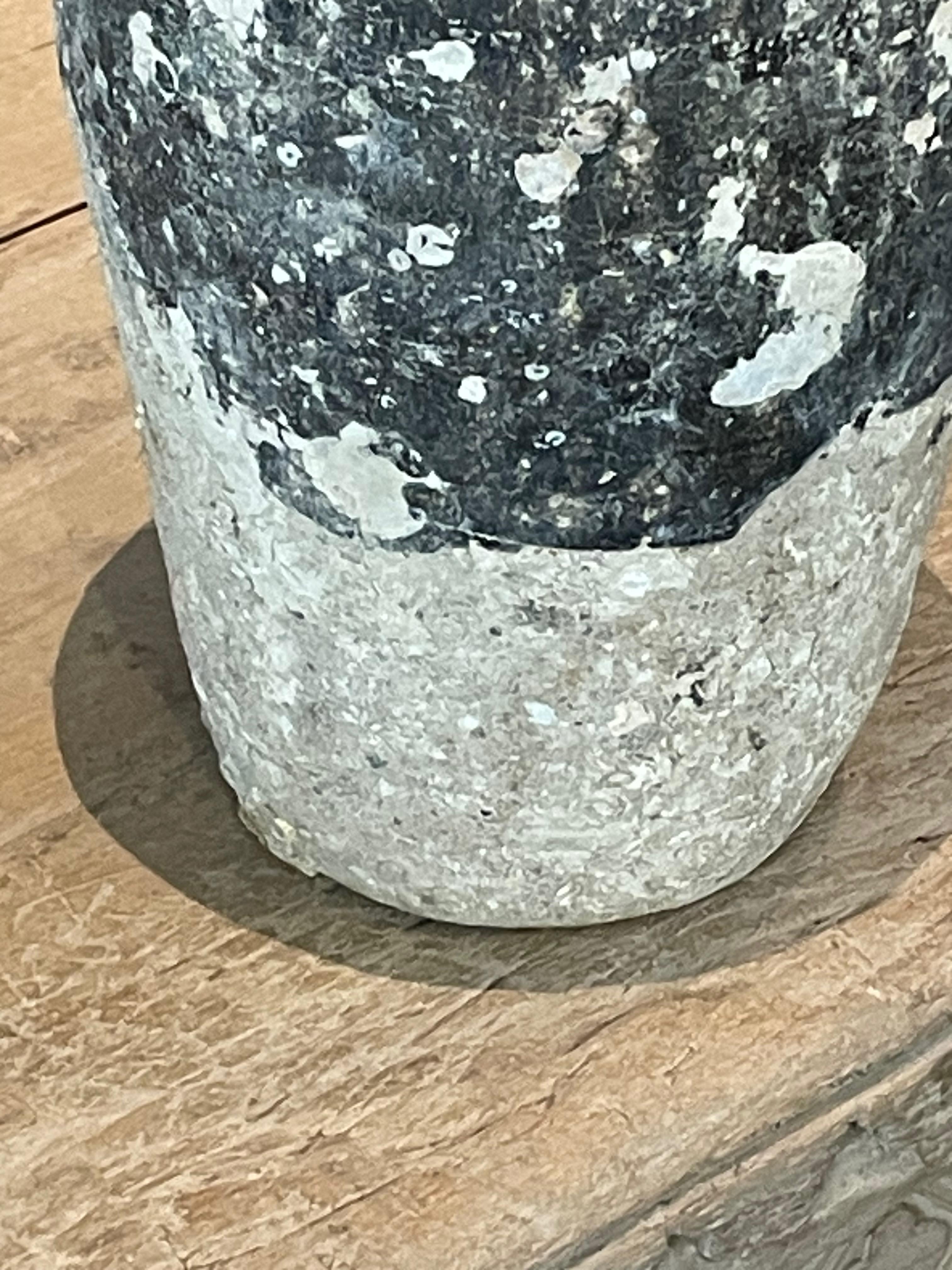 16th Century Fossil Embedded Shipwreck Vase, Sawankhalok, Thailand In Good Condition For Sale In New York, NY