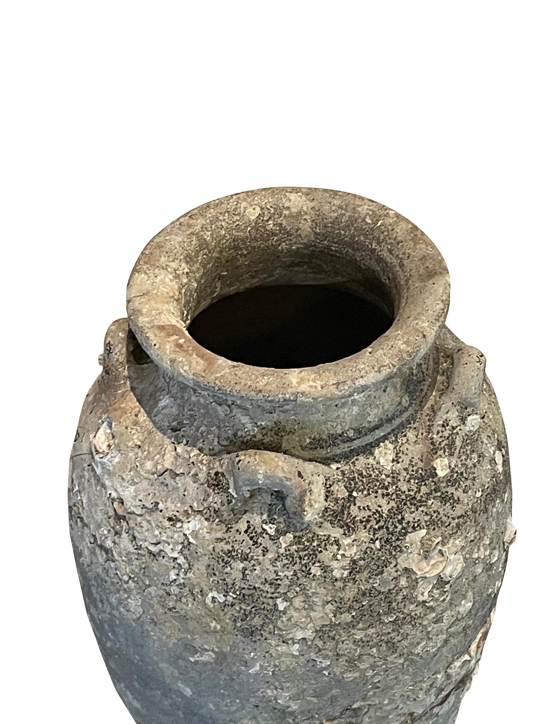 16th Century Fossil Embedded Shipwreck Vase, Sawankhalok, Thailand In Good Condition For Sale In New York, NY