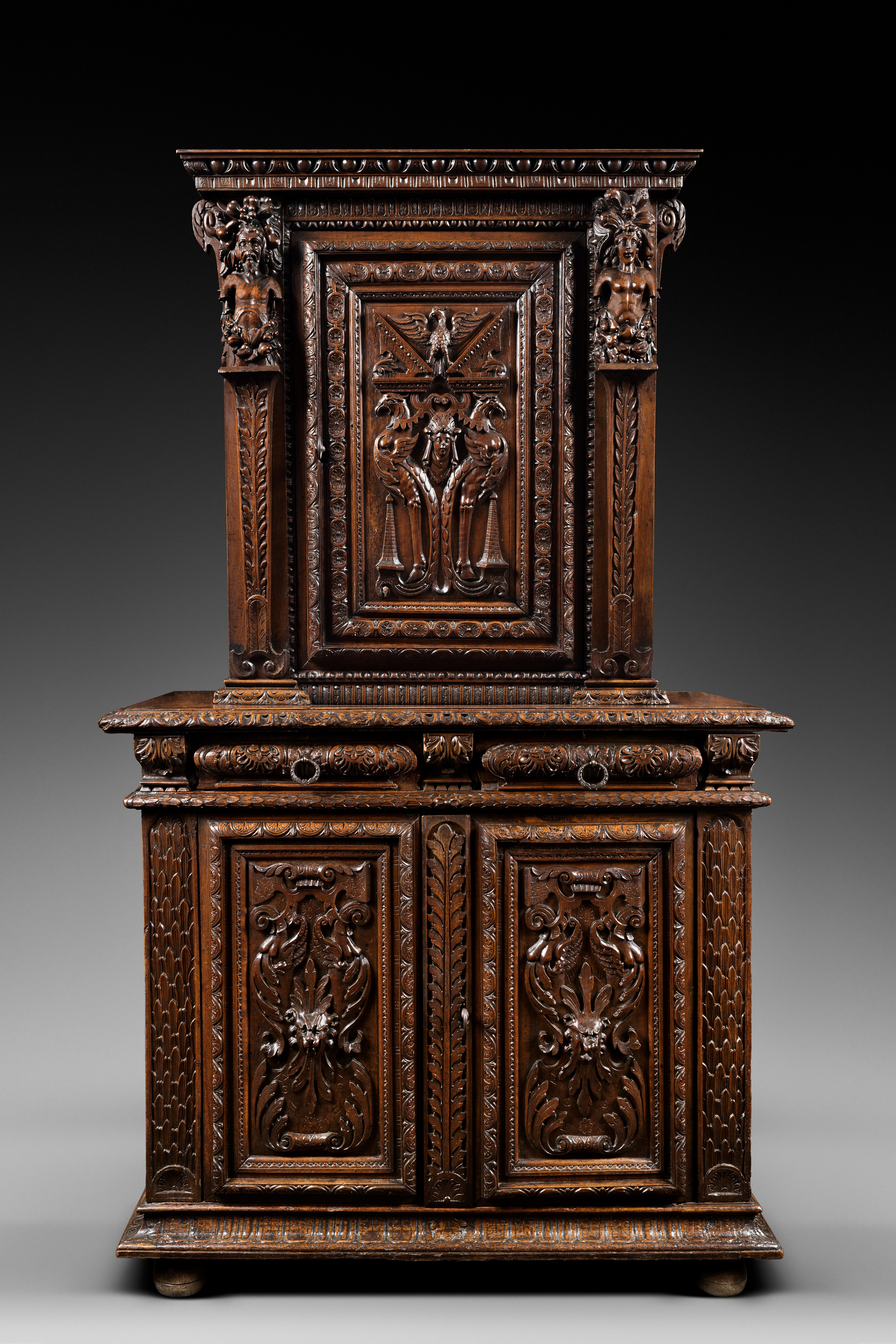 Rare carved Renaissance cabinet

Period : 2nd half 16th century, ca. 1570
Origin : France, Burgundy or Languedoc

This cabinet embody the production of the French second Renaissance with its balanced construction, its sober and elgant lines.