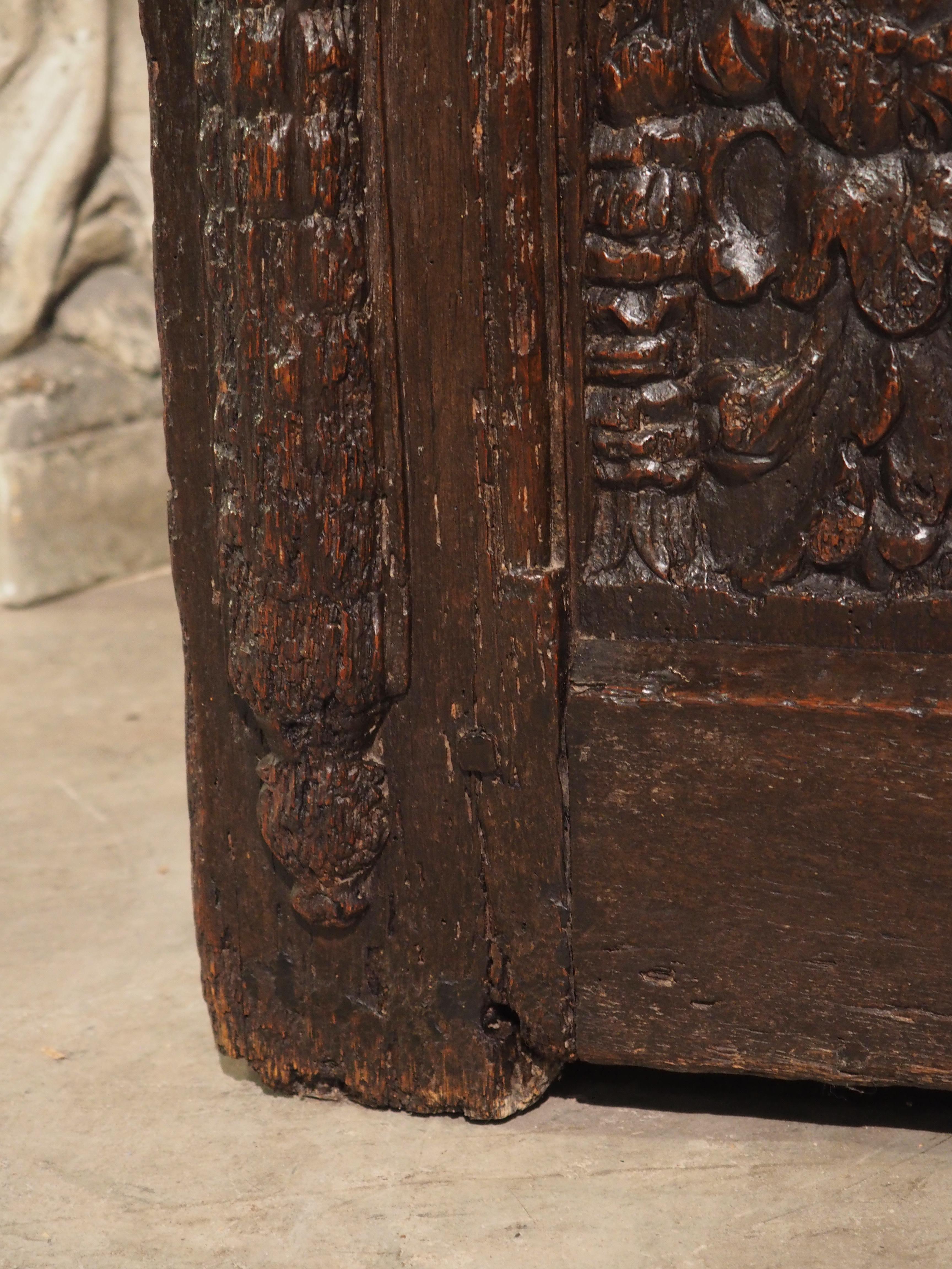 16th Century French Renaissance Chest in Carved Oak For Sale 5