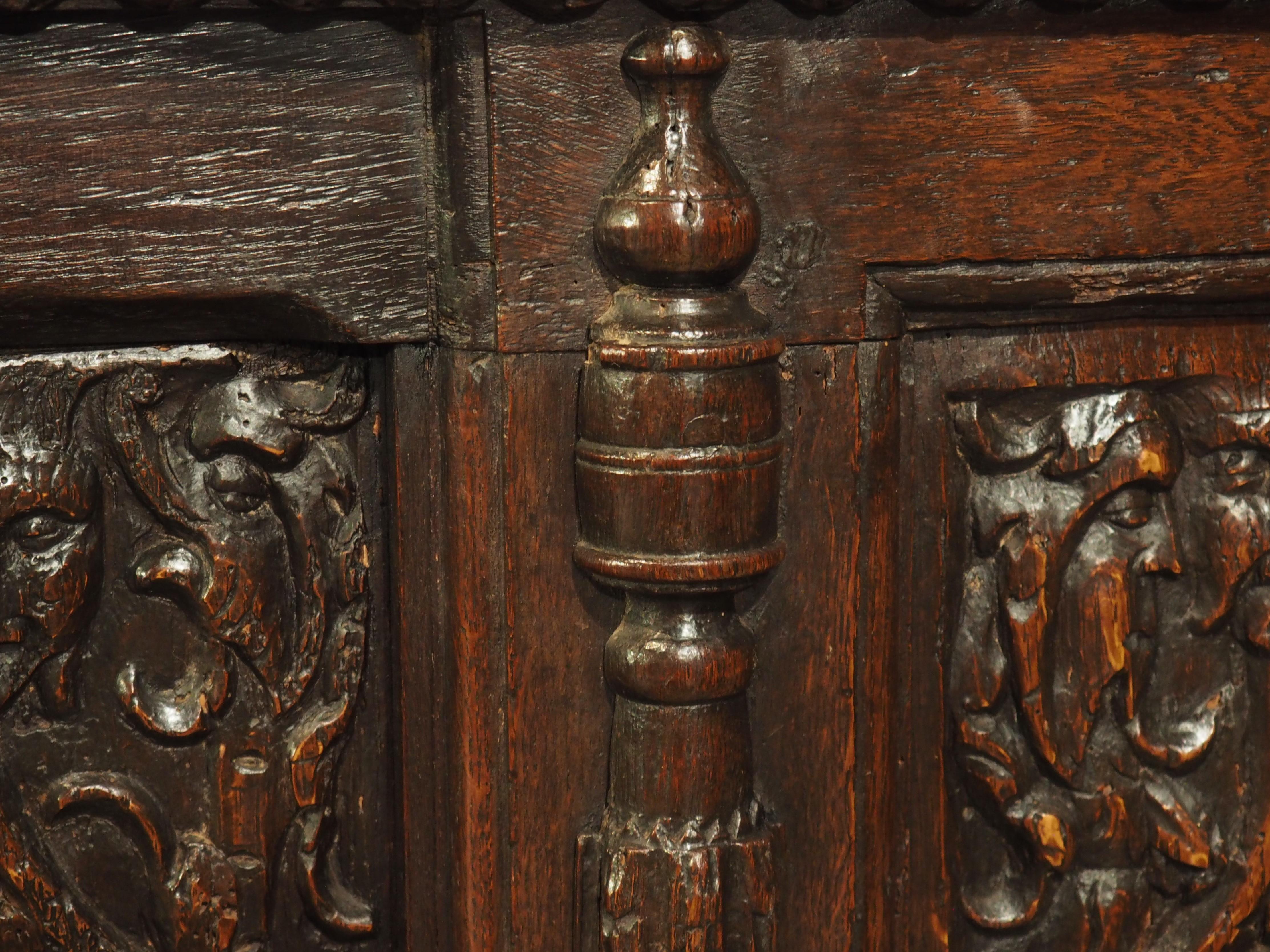 16th Century French Renaissance Chest in Carved Oak For Sale 6