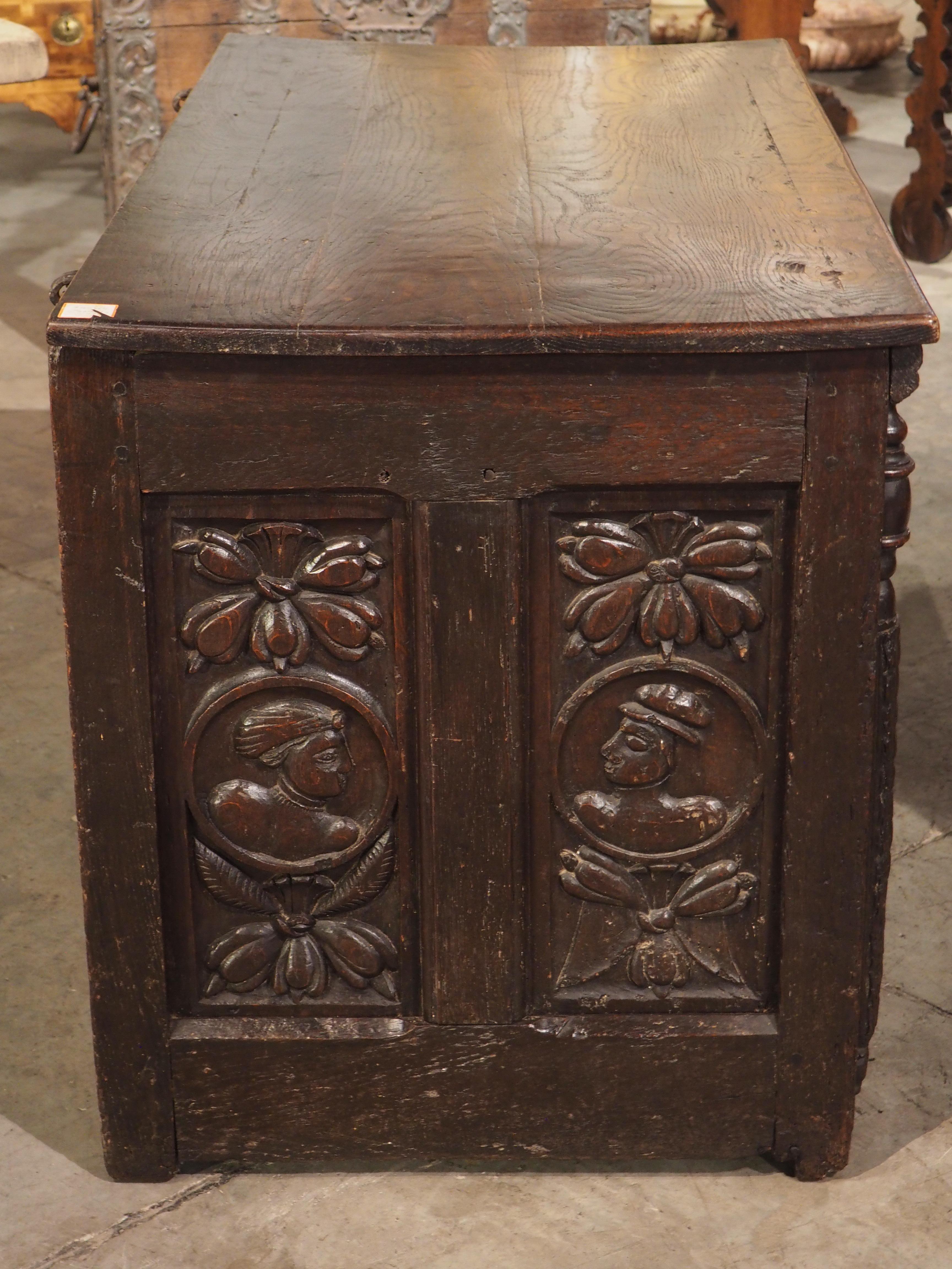 16th Century French Renaissance Chest in Carved Oak For Sale 9