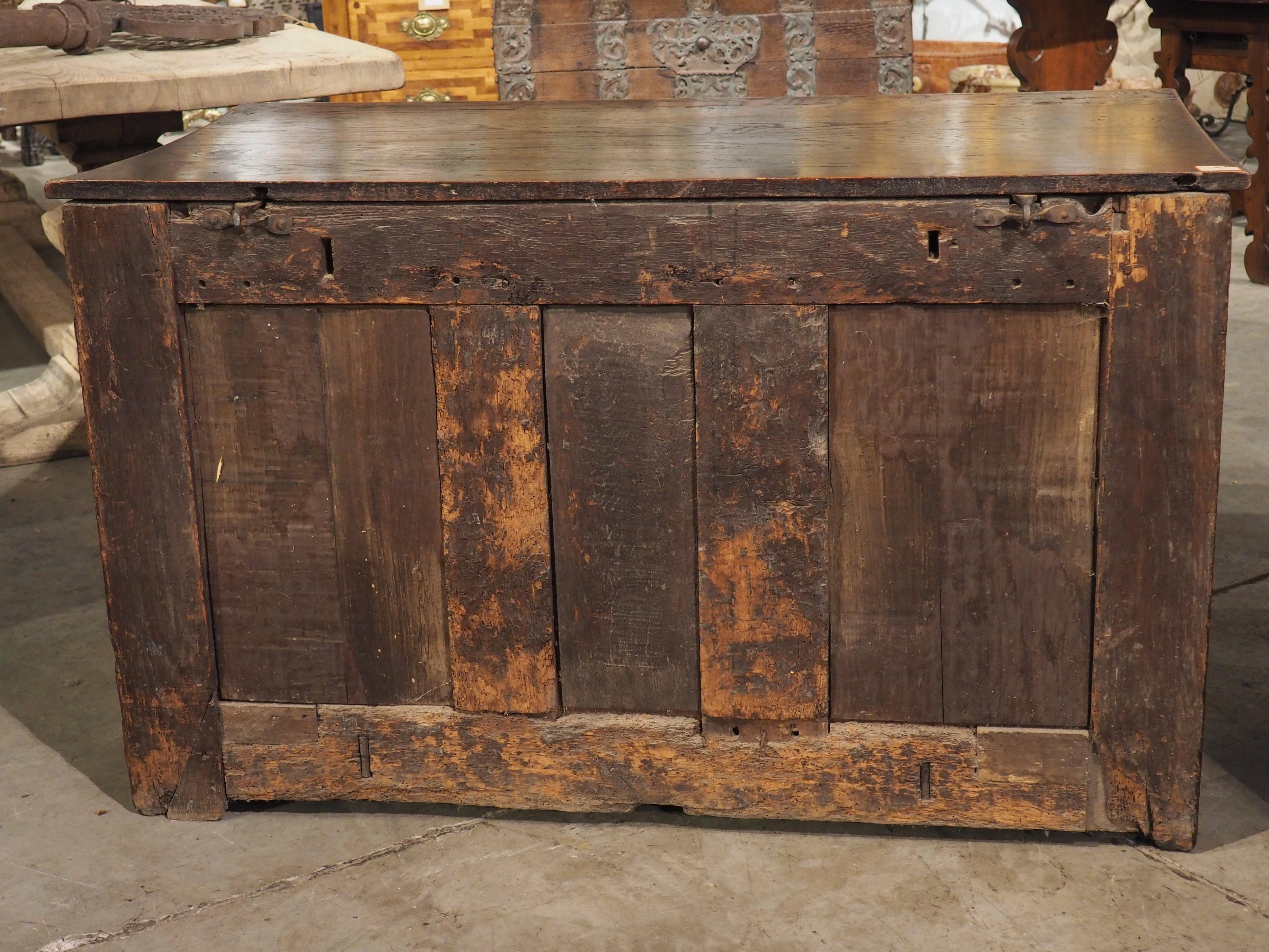 16th Century French Renaissance Chest in Carved Oak For Sale 12