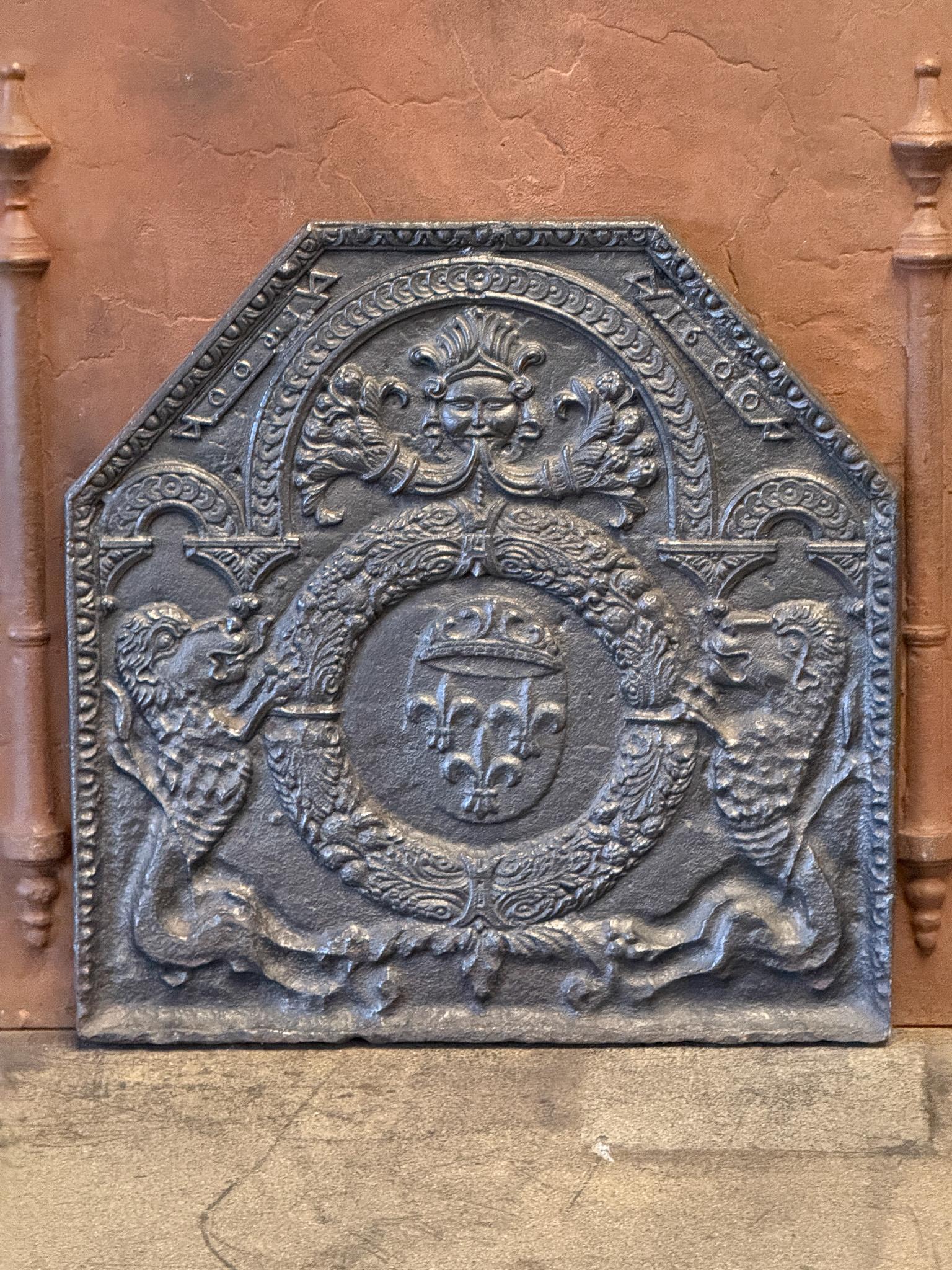 French Renaissance aus dem 16. Jahrhundert 'Arms of France' Kaminrückwand / Aufkantung (Gegossen) im Angebot