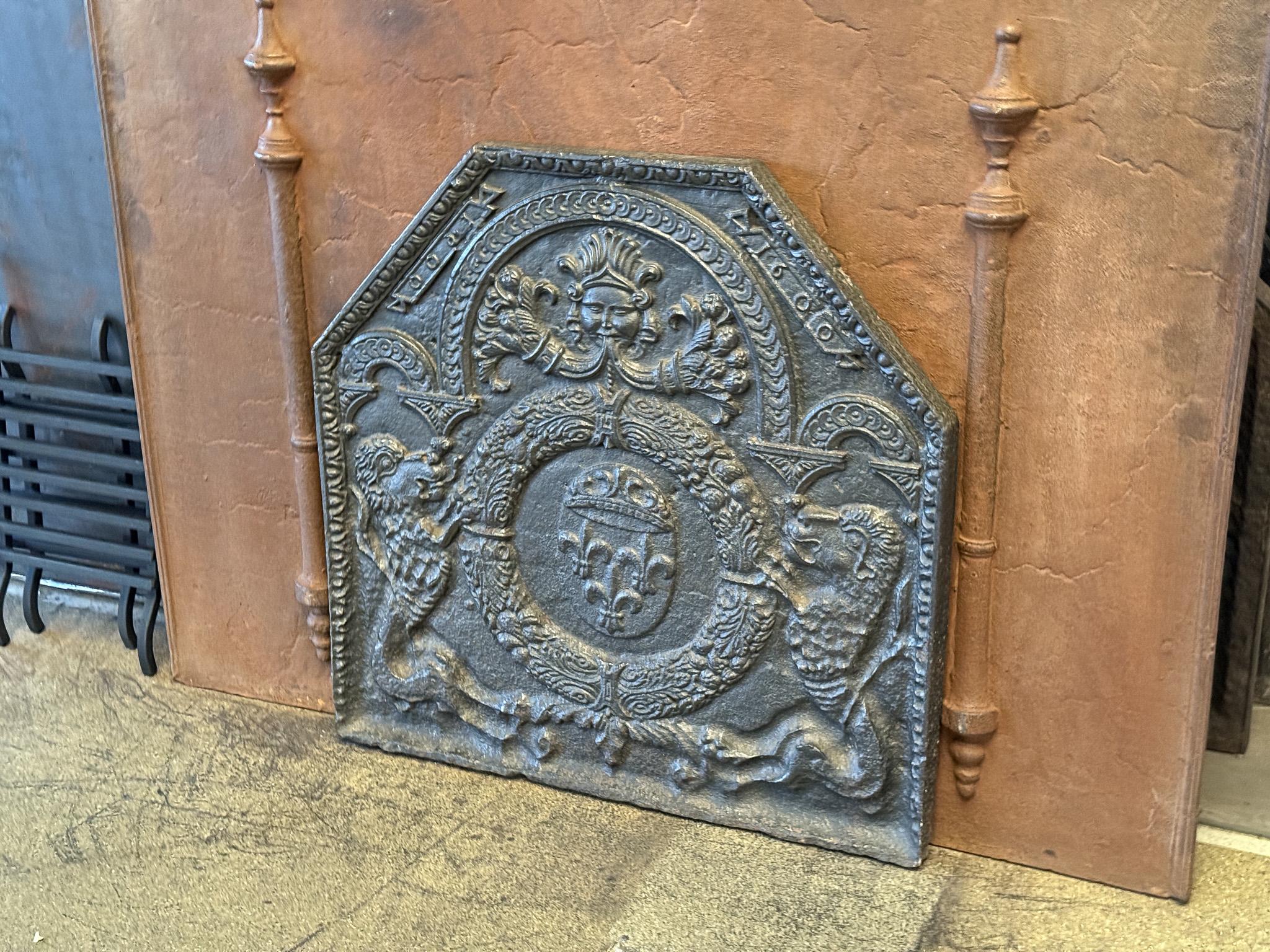 French Renaissance aus dem 16. Jahrhundert 'Arms of France' Kaminrückwand / Aufkantung (18. Jahrhundert und früher) im Angebot