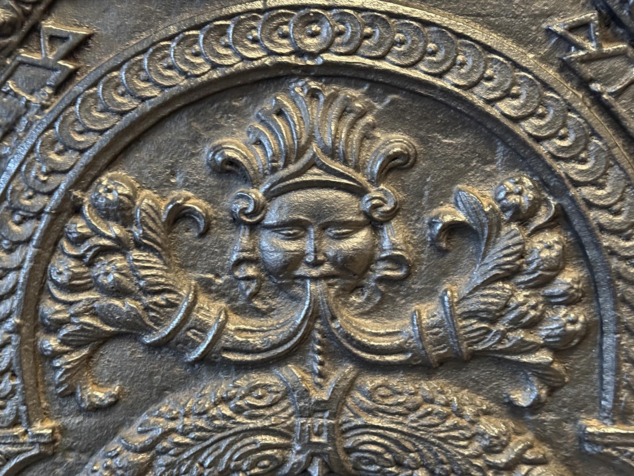 French Renaissance aus dem 16. Jahrhundert 'Arms of France' Kaminrückwand / Aufkantung im Angebot 1