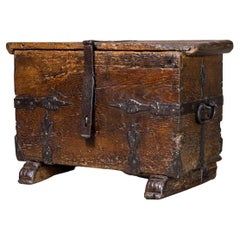 16th Century, Gothic Iron Bound Oak Chest, Flemish, circa 1500-1540