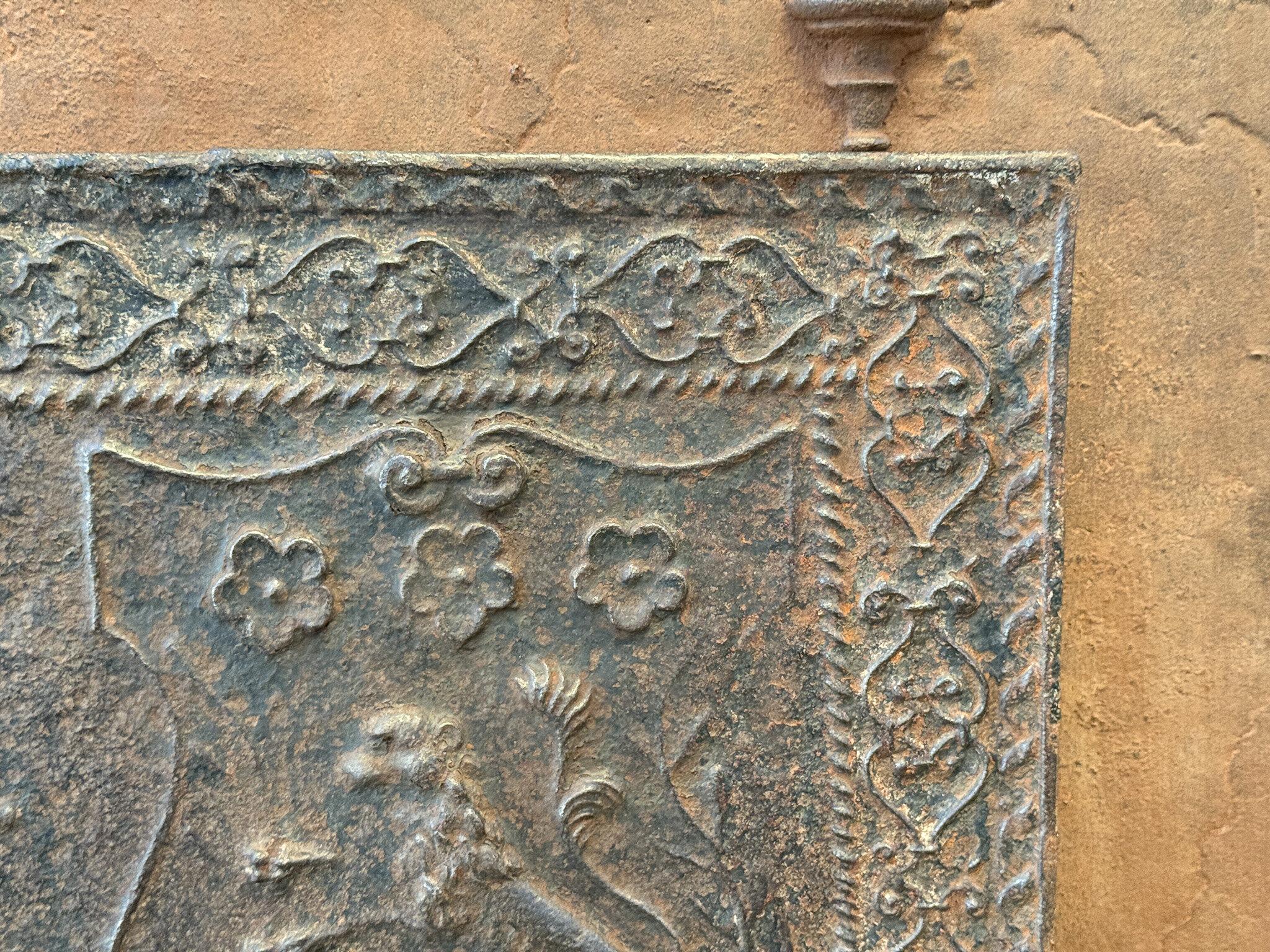 16th Century Gothic Period Fireback / Backsplash with Unknown Coat of Arms For Sale 8