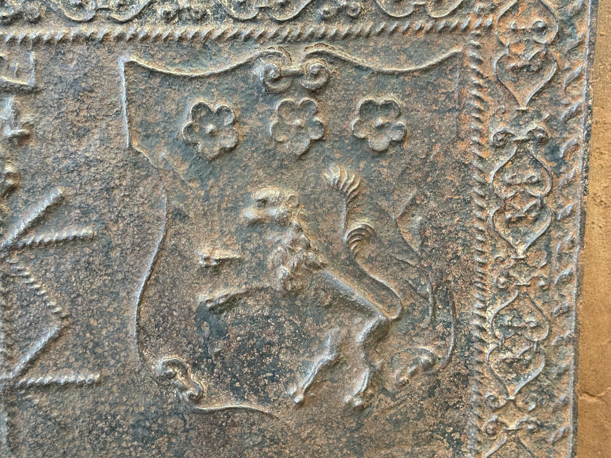 16th Century Gothic Period Fireback / Backsplash with Unknown Coat of Arms For Sale 1