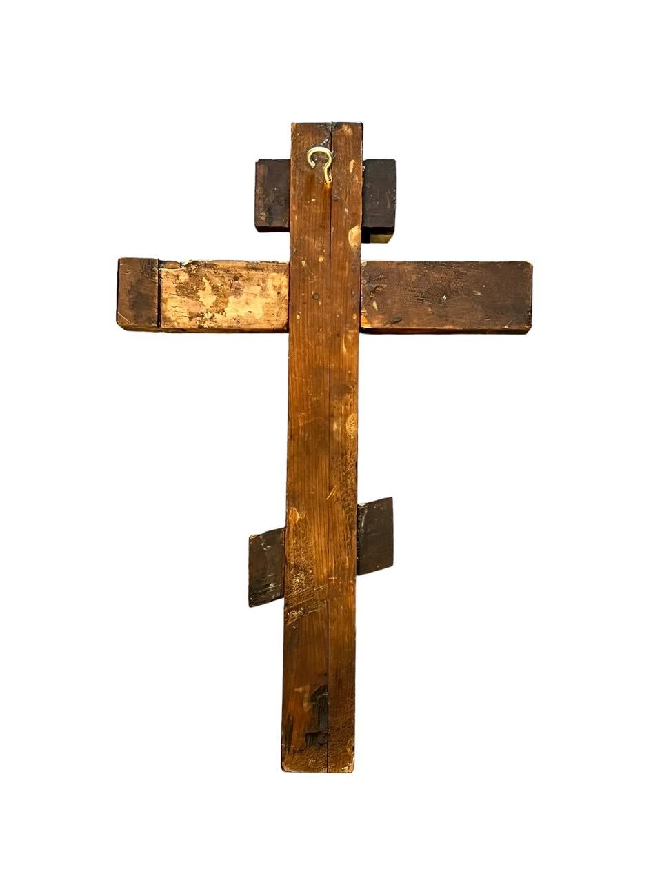 Croix orthodoxe russe du 16e siècle en bois peint et sculpté à la main 5