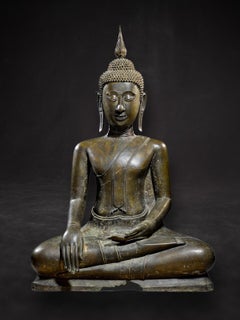 16th Century Important large antique bronze Ayutthaya Buddha from Thailand