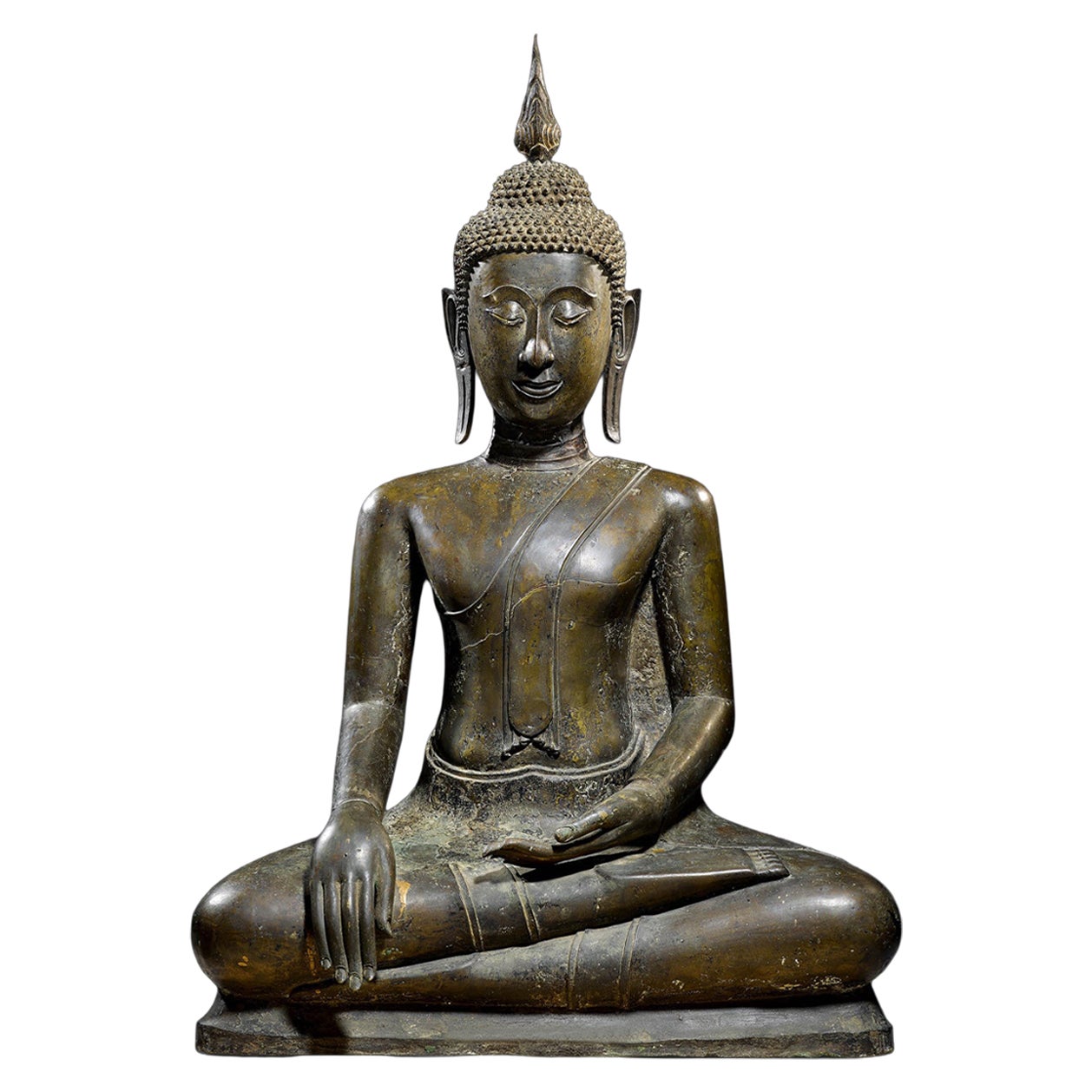 16th Century Important large antique bronze Ayutthaya Buddha from Thailand
