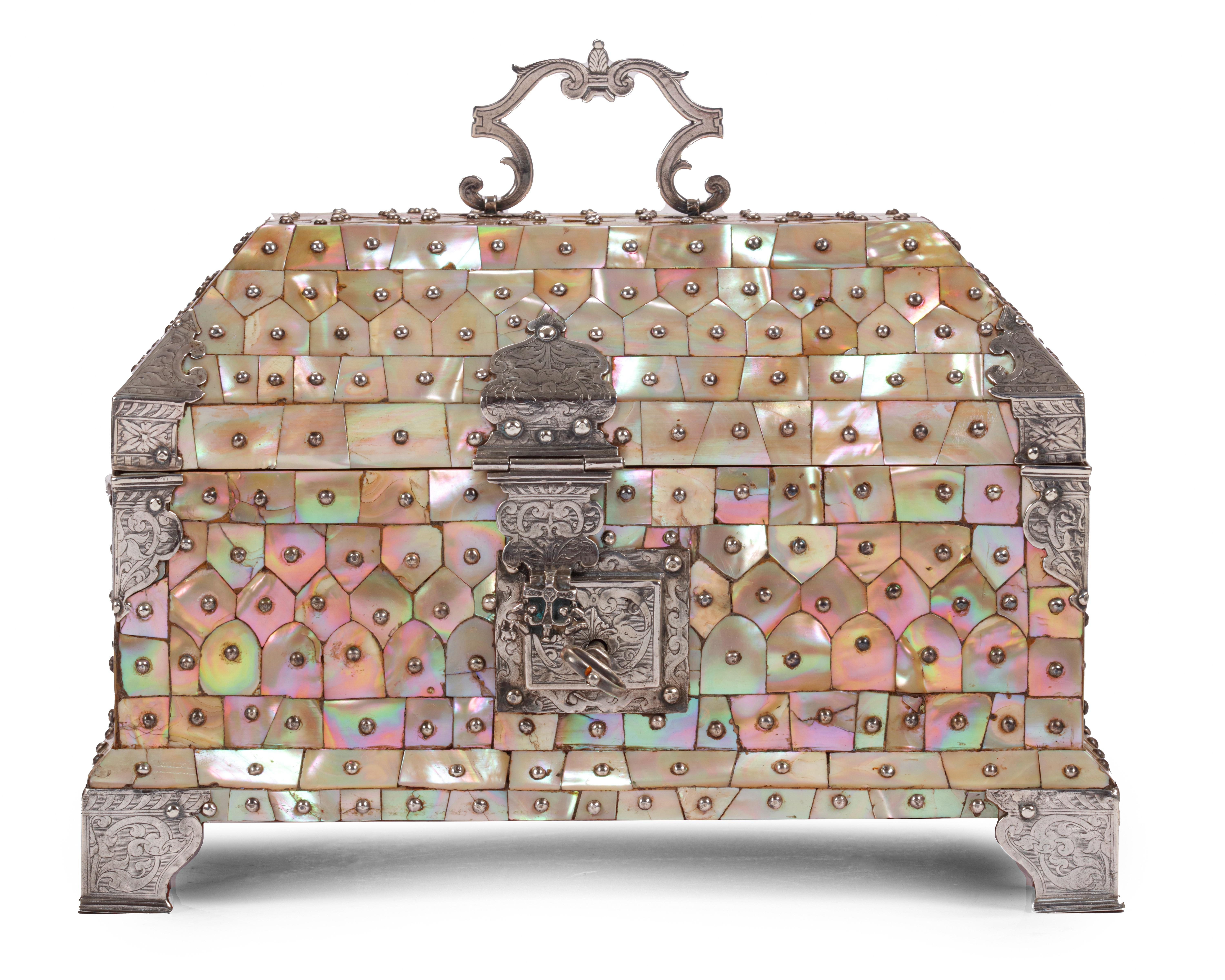 An exceptional Indo-Portuguese colonial mother-of-pearl veneered casket with silver mounts

India, Gujarat, 2nd half of the 16th century, the silver mounts Goa or probably Lisbon

Measures: H. 16 x W. 24.6 x D. 16.1 cm

An exceptional Gujarati