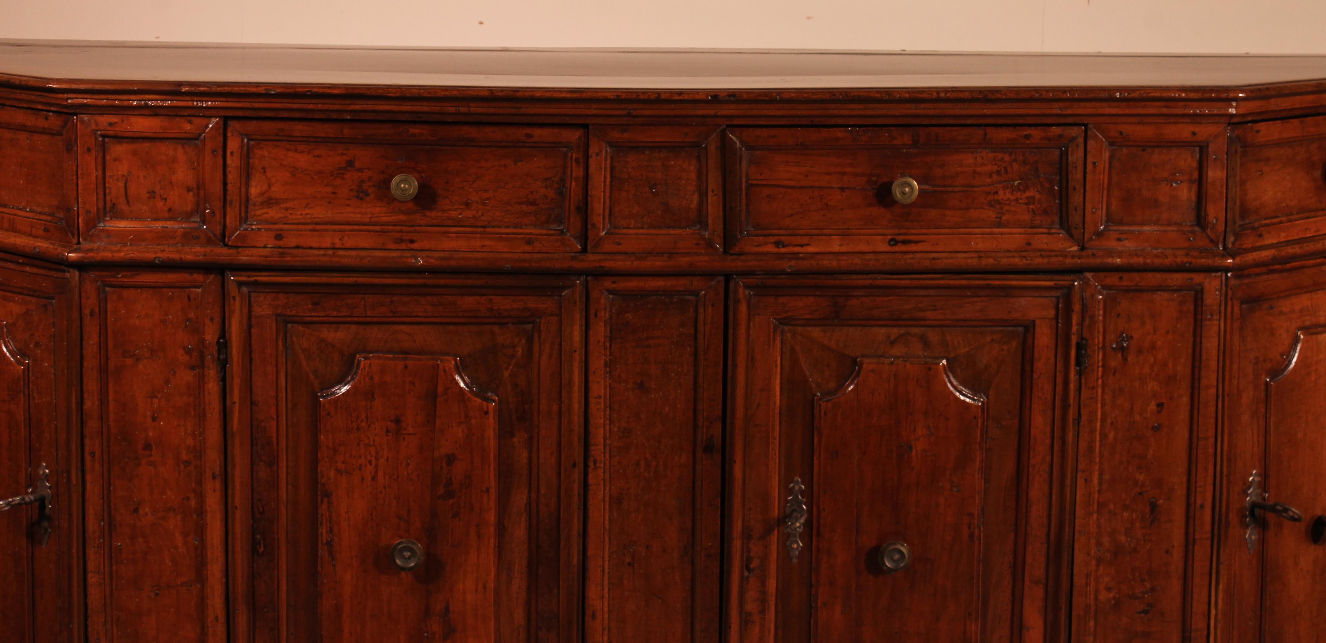 16th Century Italian 4-Door Credenza or Buffet in Walnut For Sale at
