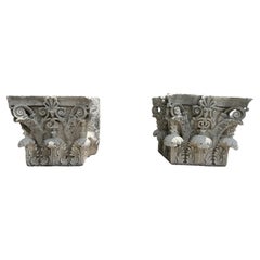 Coppia di capitelli corinzi antichi del XVI secolo