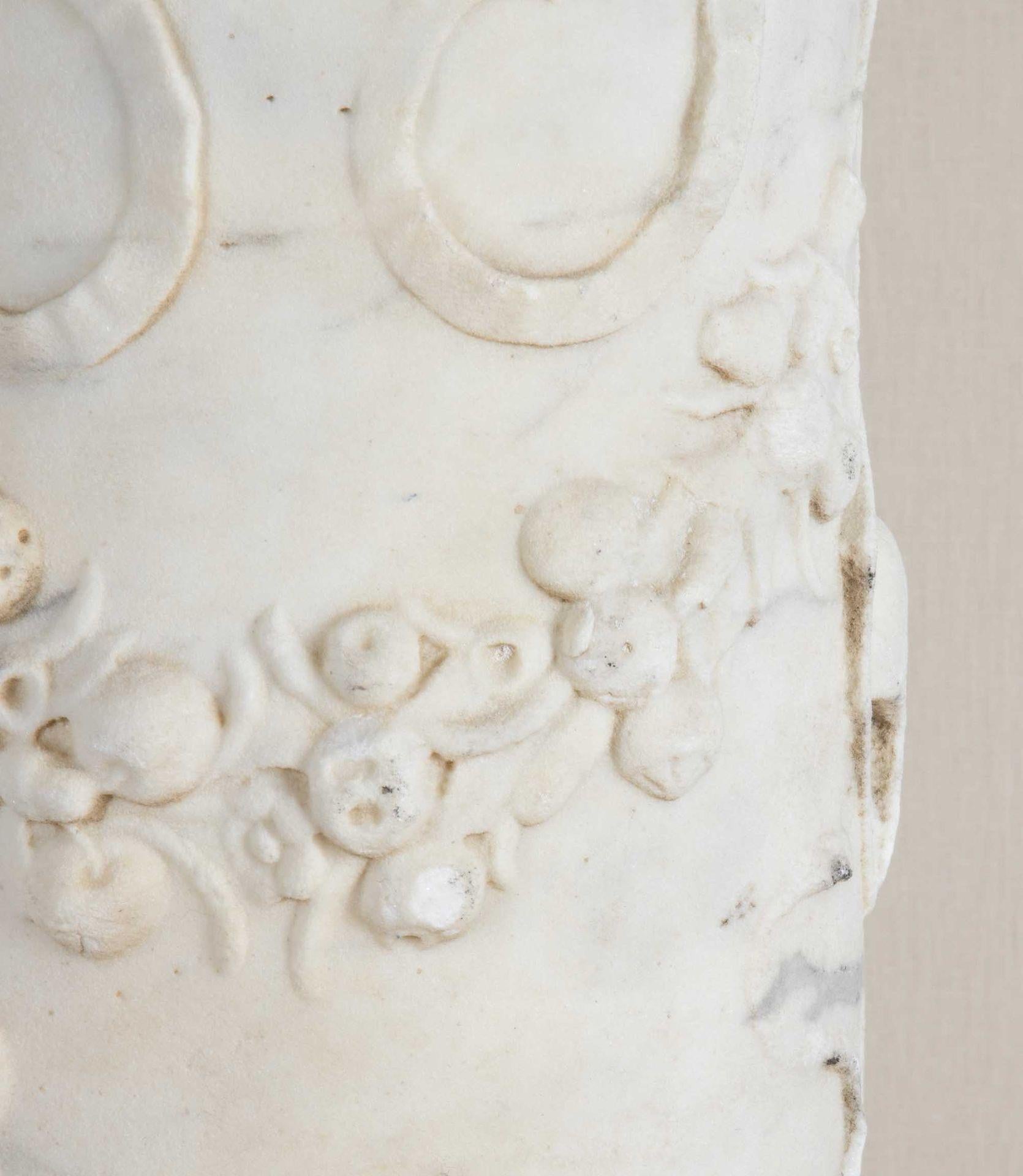 16th Century Italian Renaissance Carved Marble Pedestal For Sale at 1stDibs