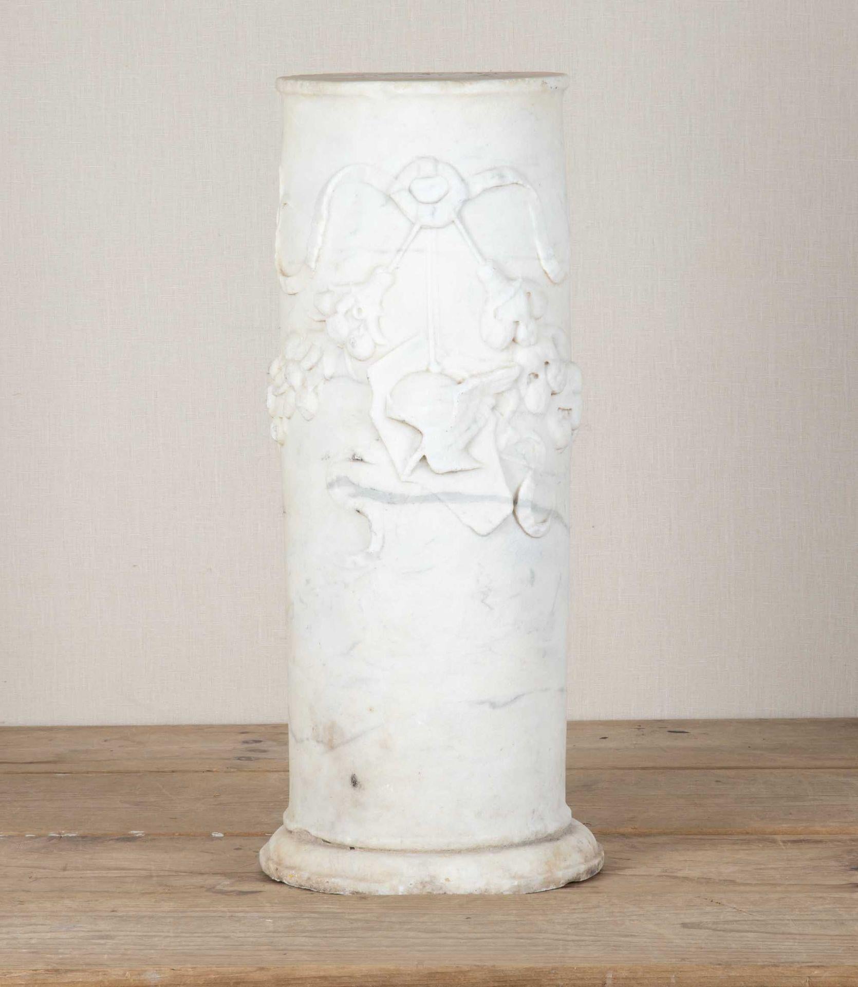 16th Century Italian Renaissance Carved Marble Pedestal For Sale at 1stDibs