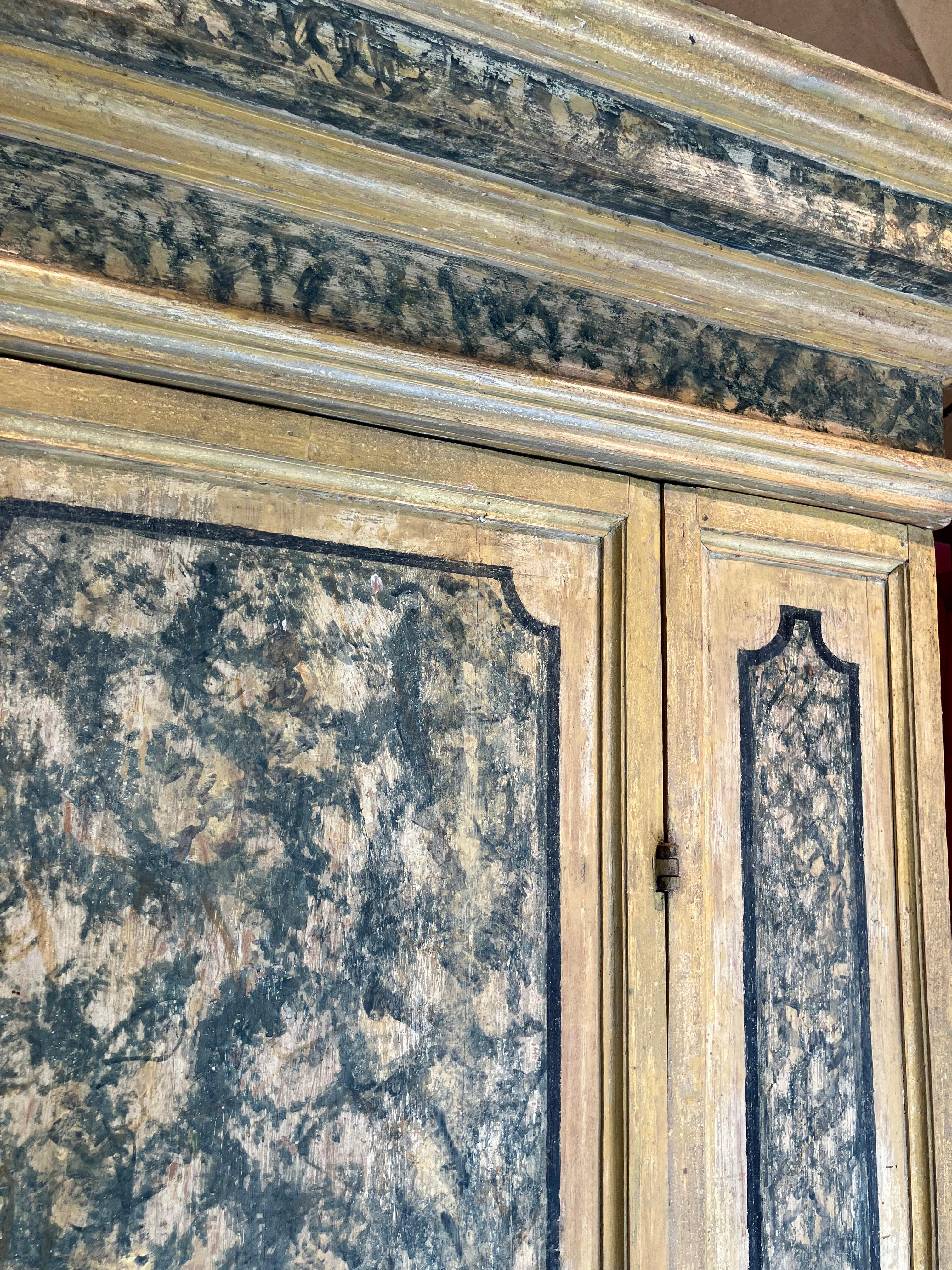 16th Century Italian Renaissance Painted Marble Lacquer Wooden Cabinet (1500s) en venta 11
