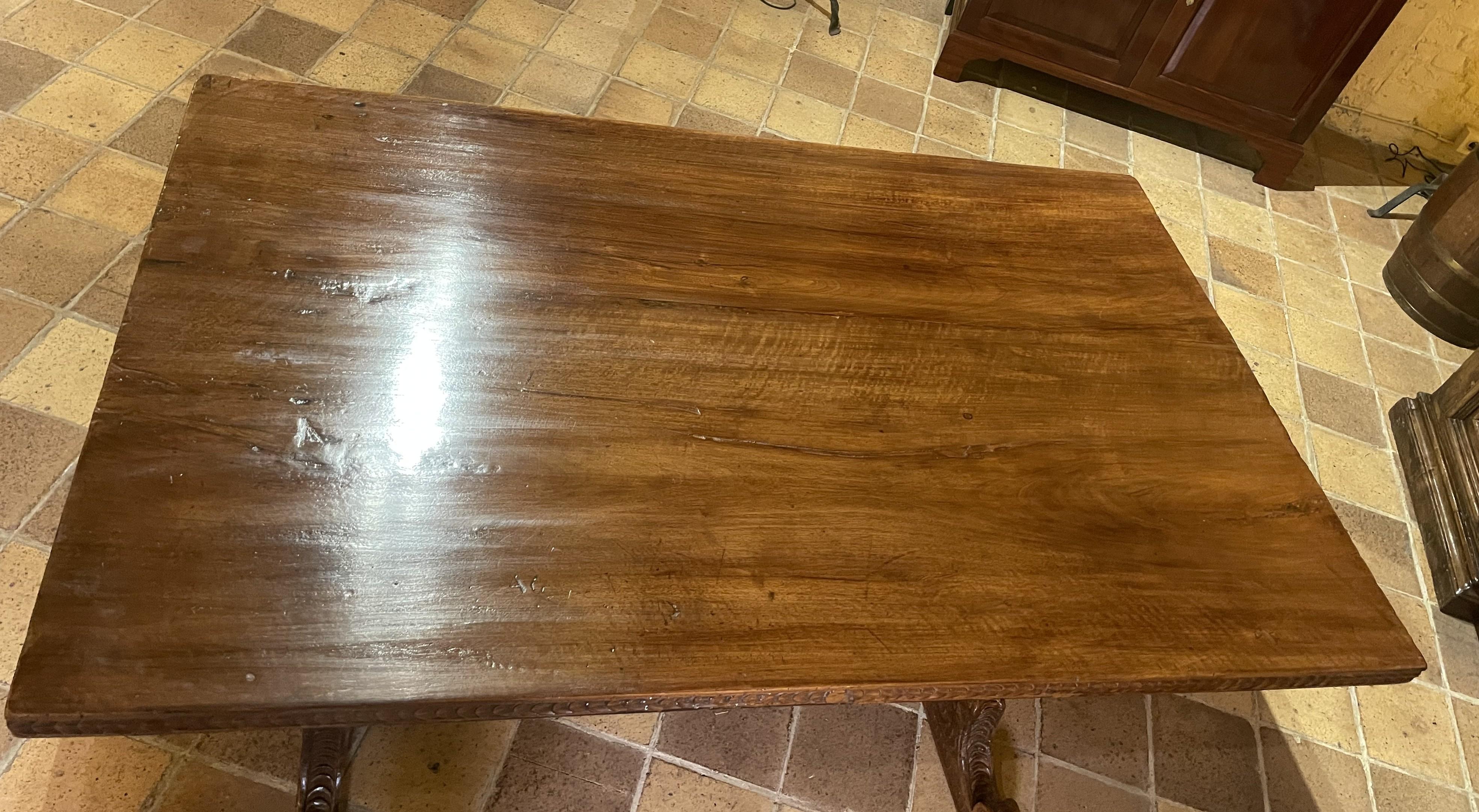 16th Century Italian Renaissance Walnut Table - Florence For Sale 8