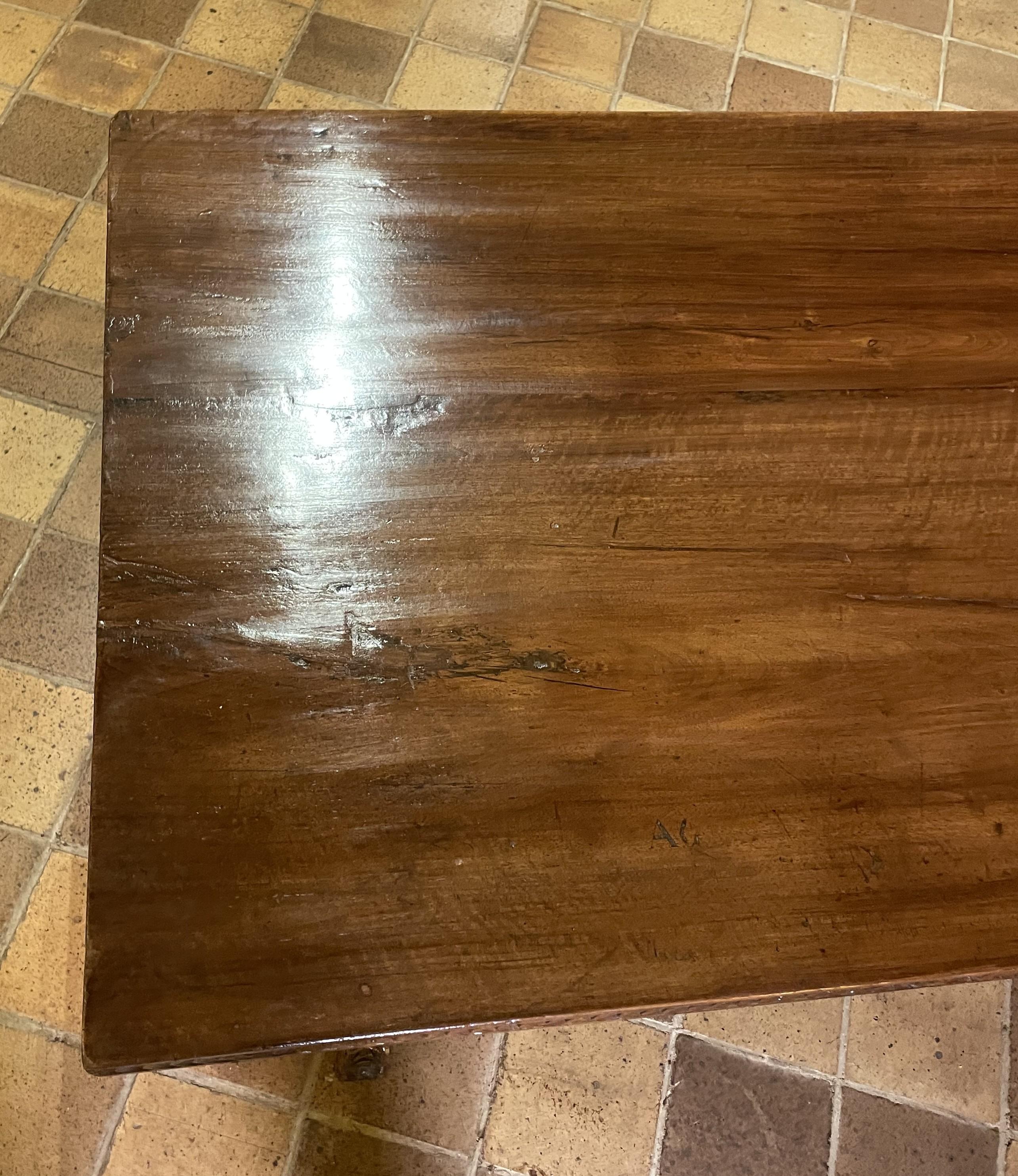 16th Century Italian Renaissance Walnut Table - Florence For Sale 9