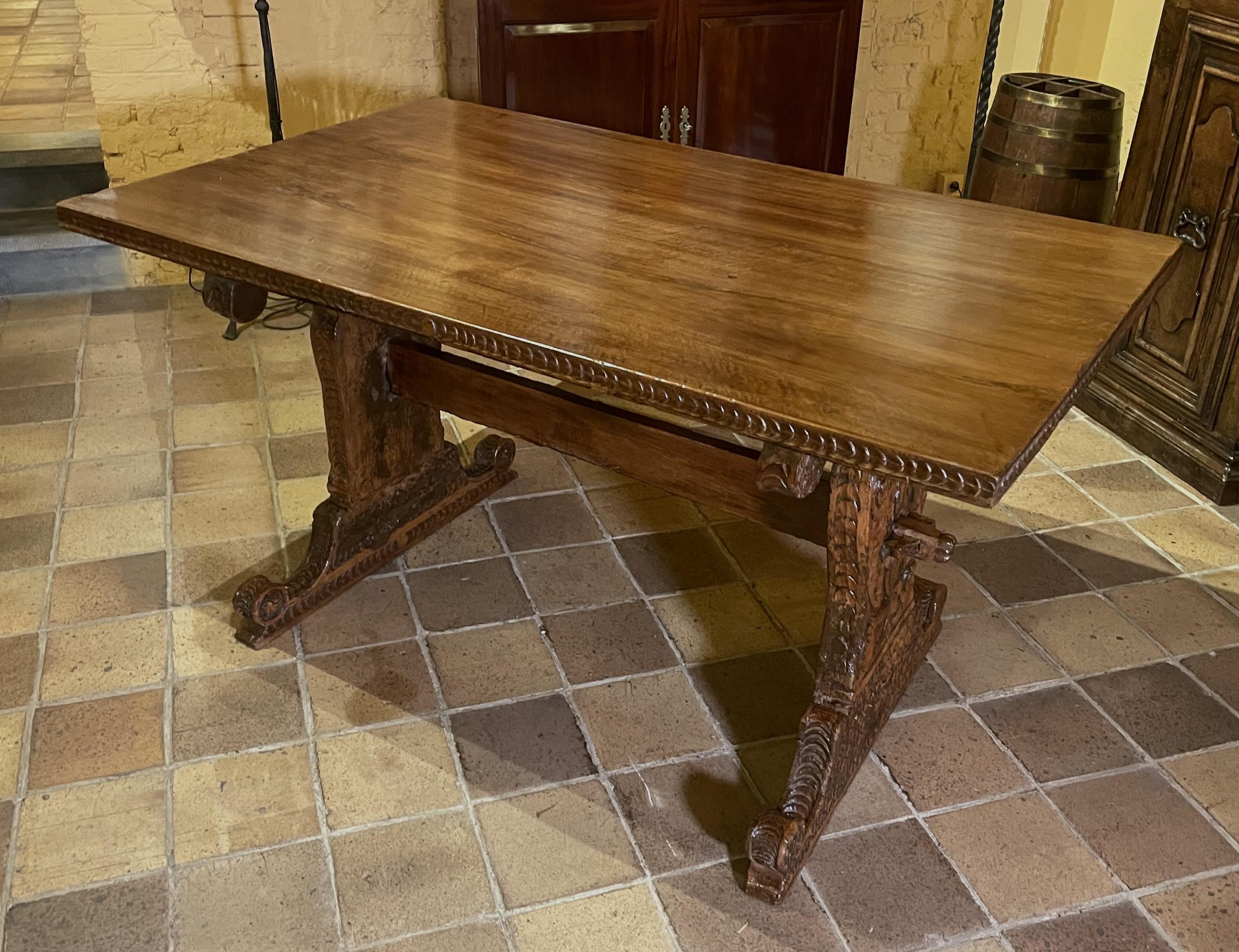 16th Century Italian Renaissance Walnut Table - Florence For Sale 12