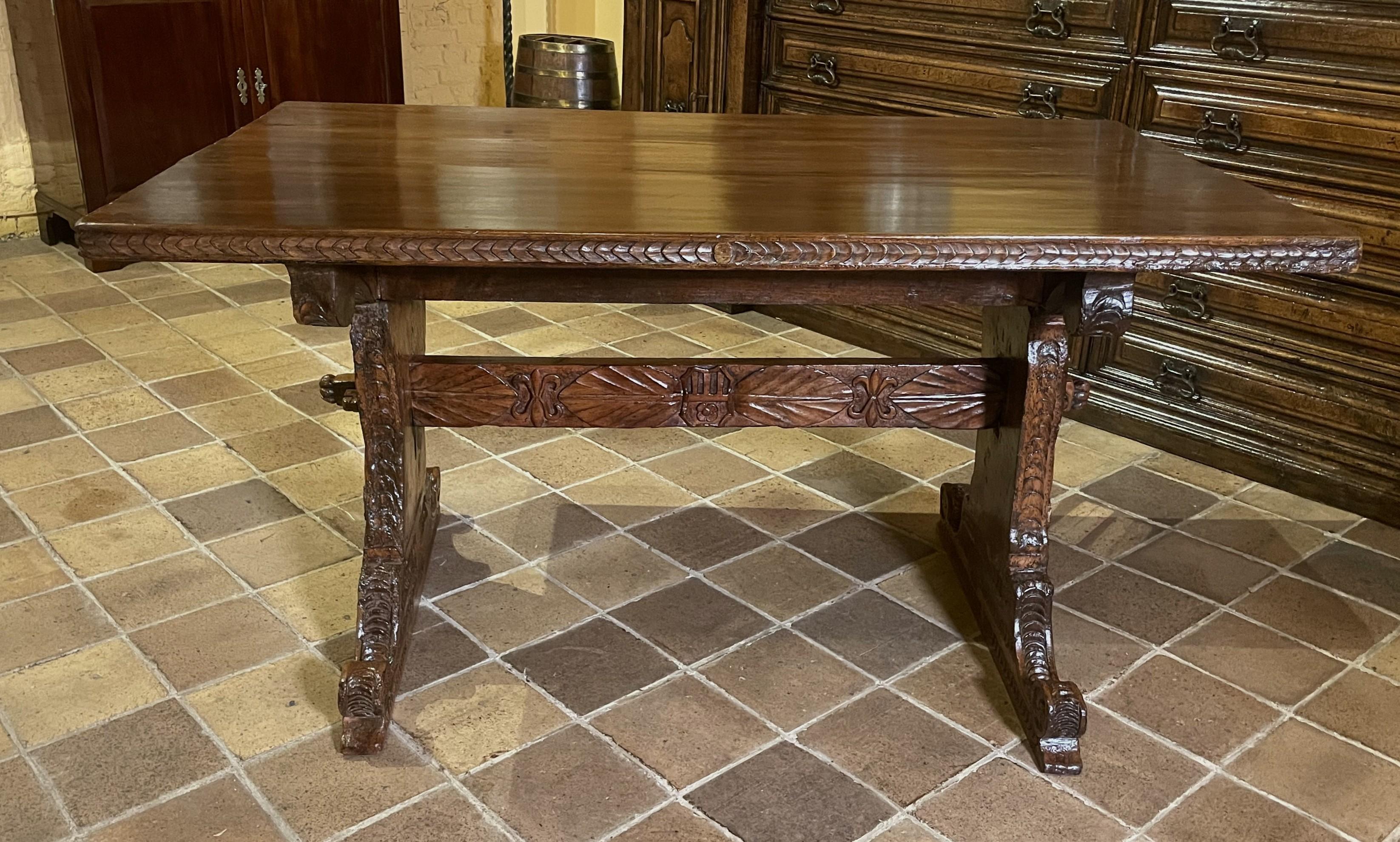 16th Century Italian Renaissance Walnut Table - Florence For Sale 2