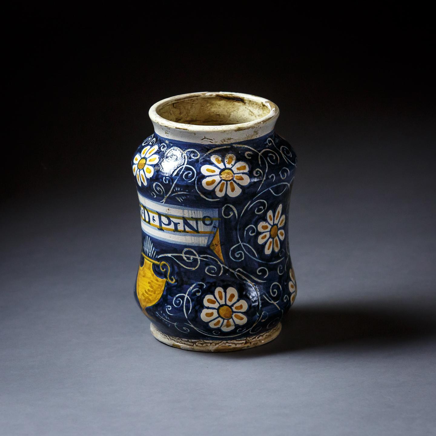 16th Century Maiolica Albarello or Drug Jar In Fair Condition In Pease pottage, West Sussex