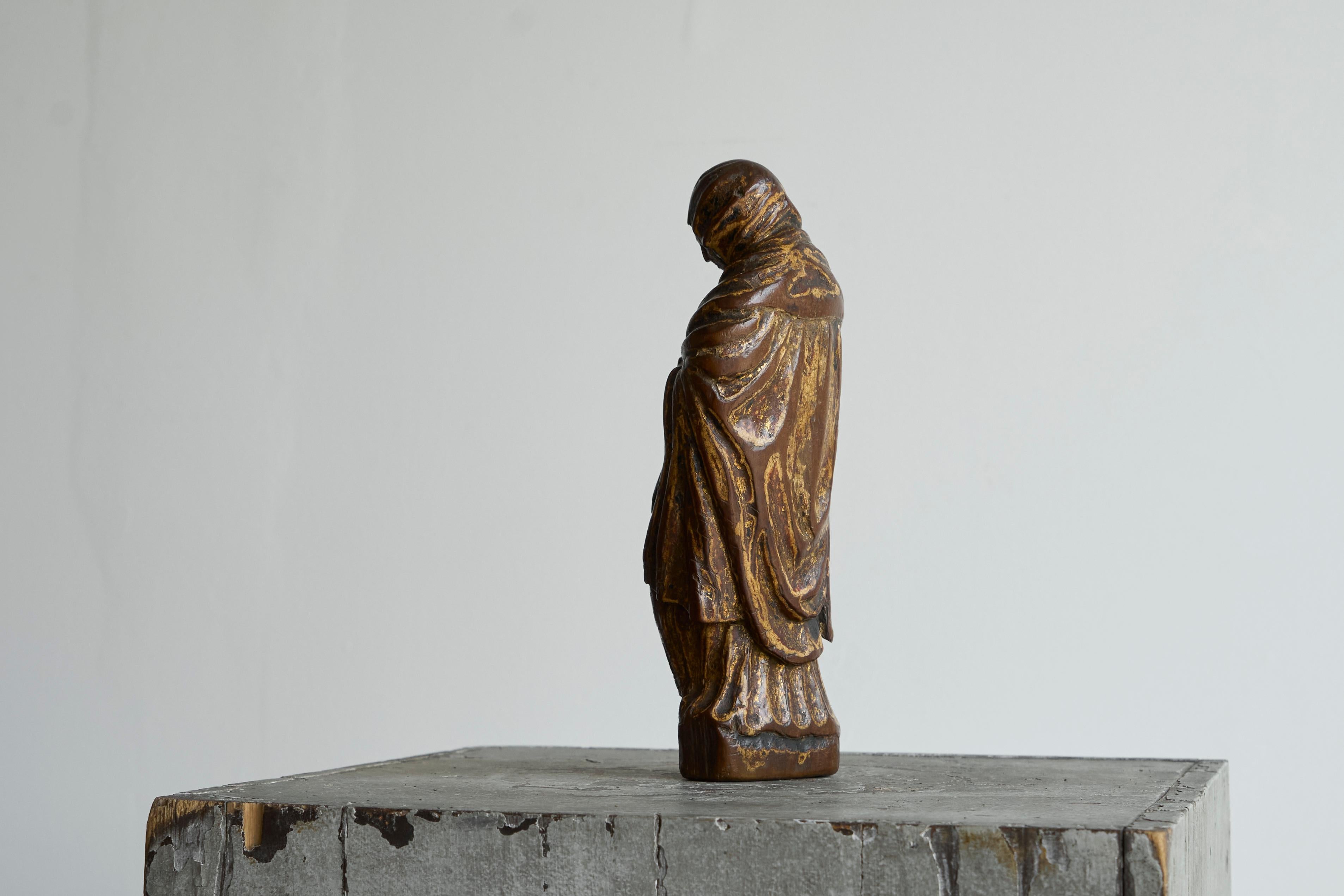 16th Century Mary Magdalene in Polychromed Carved Walnut For Sale 5