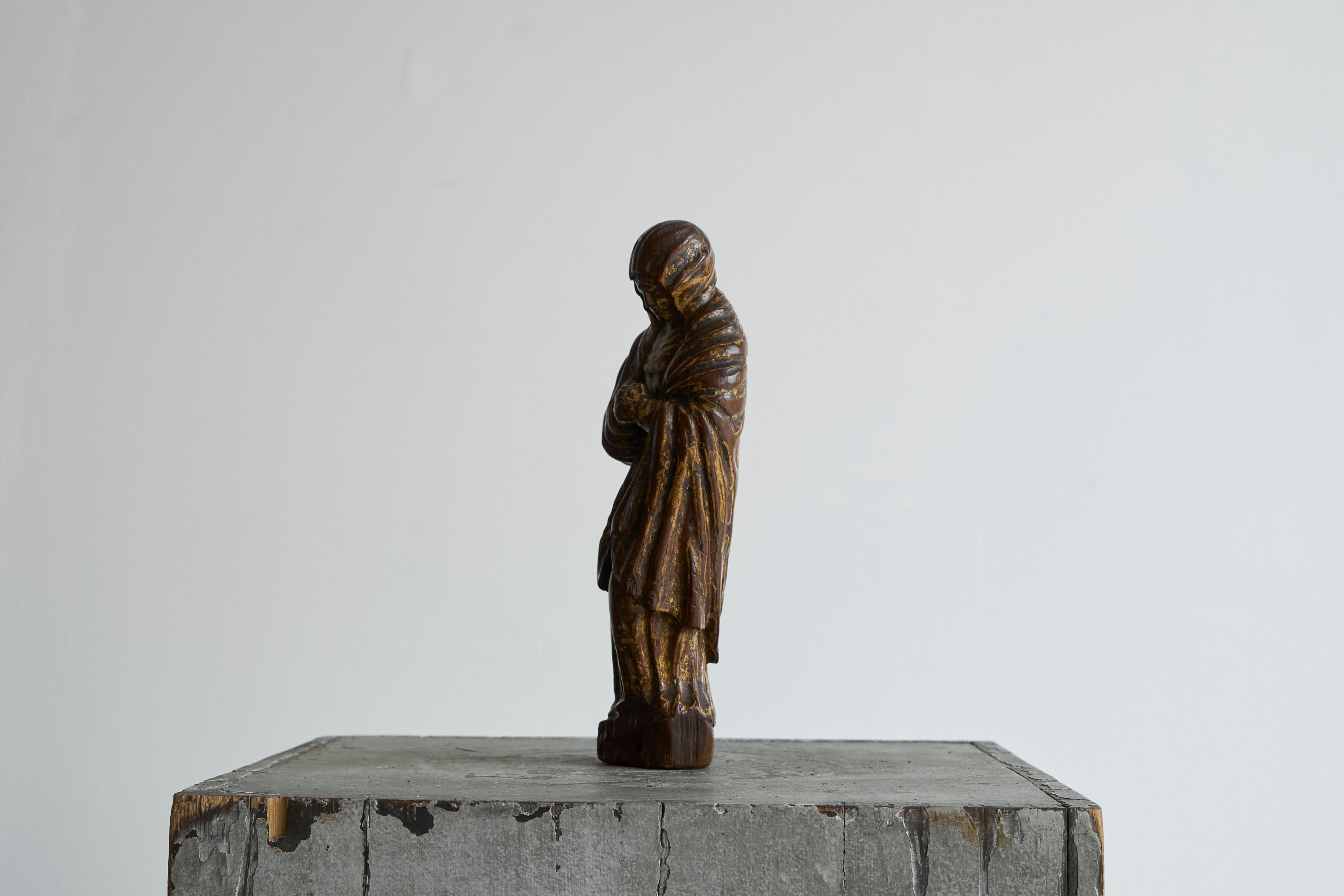 16th Century Mary Magdalene in Polychromed Carved Walnut In Good Condition For Sale In Meer, VAN