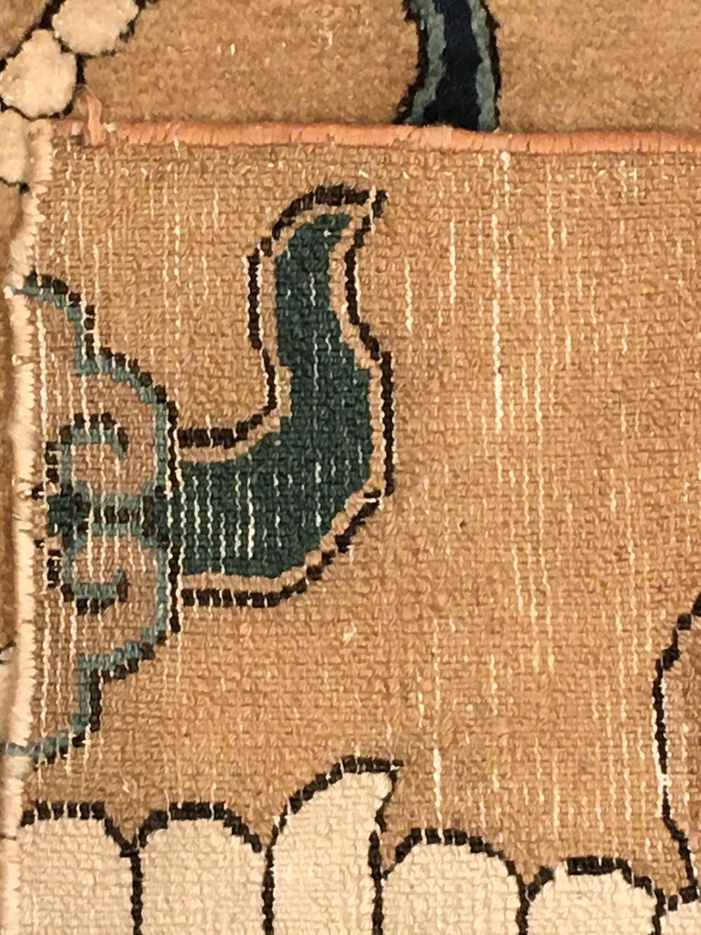 16. Jahrhundert Ming Dynasty Dragon Chinese Carpet Fragment. 3 Fuß x 3 Fuß im Zustand „Hervorragend“ im Angebot in New York, NY