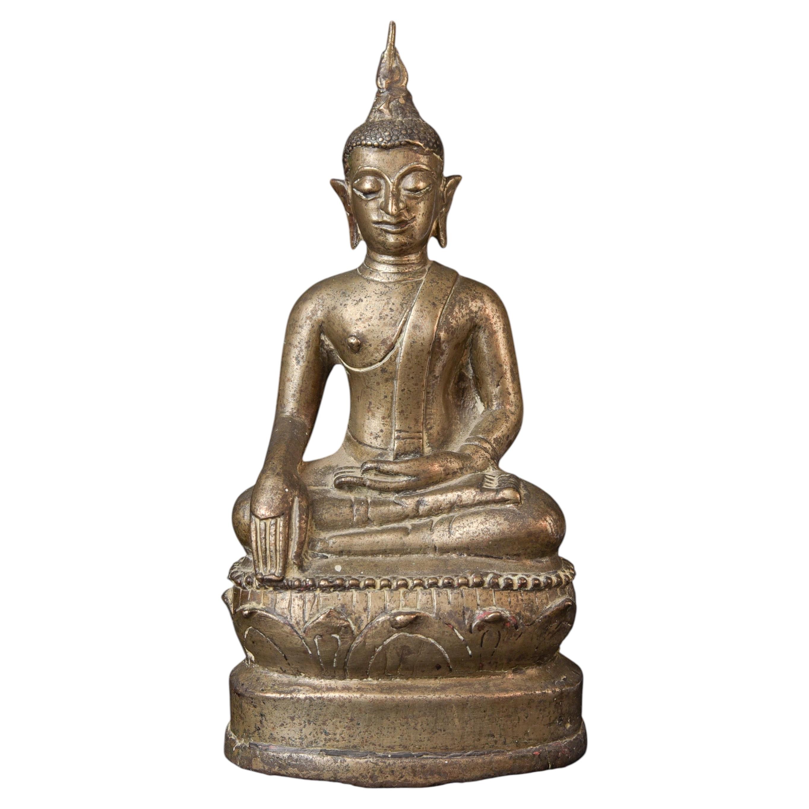 16th Century Northern Thai Bronze Buddha Sculpture with Calm Presence