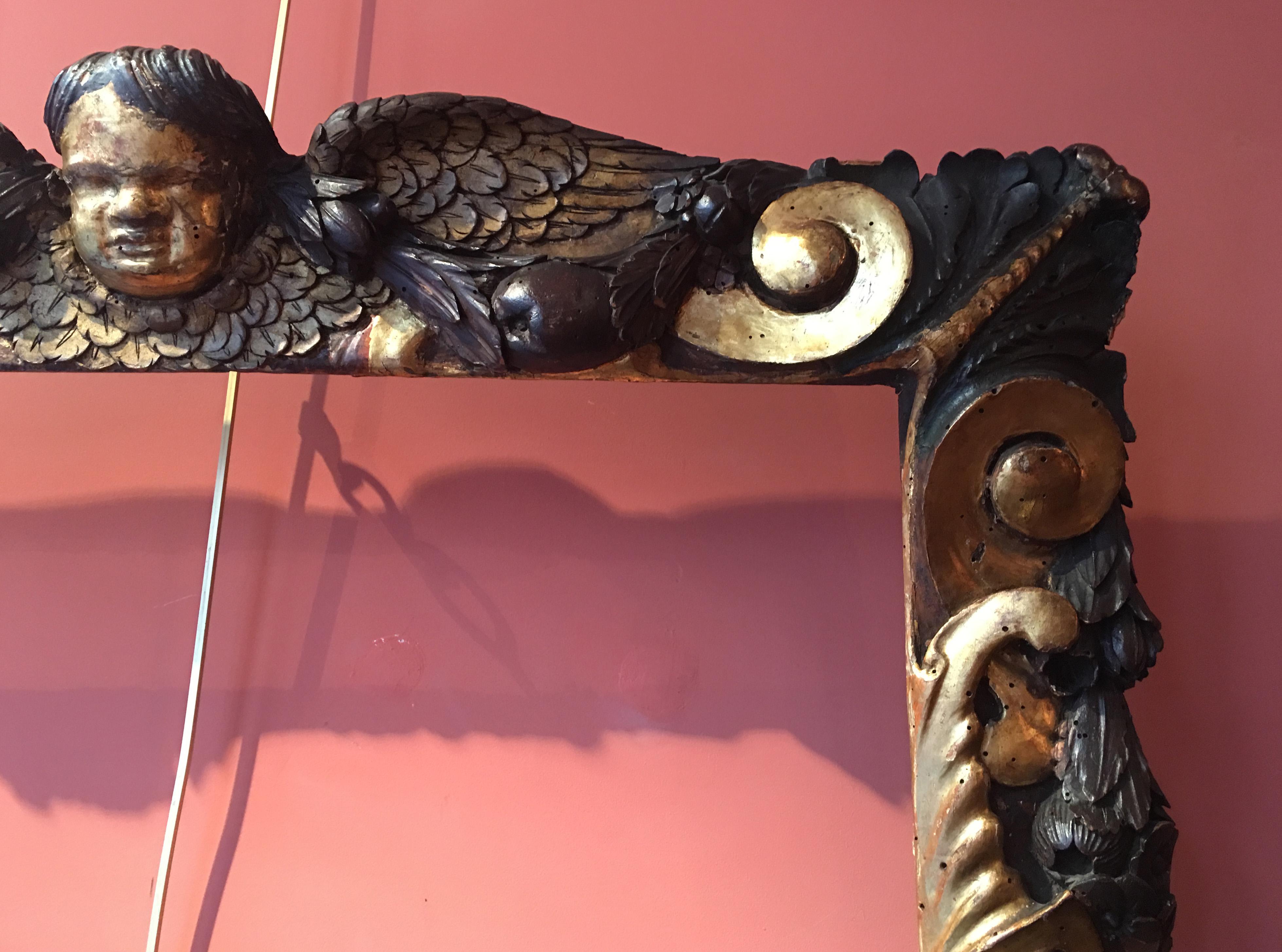 italien Cadre en bois sculpt partiellement dor du XVIe sicle en vente
