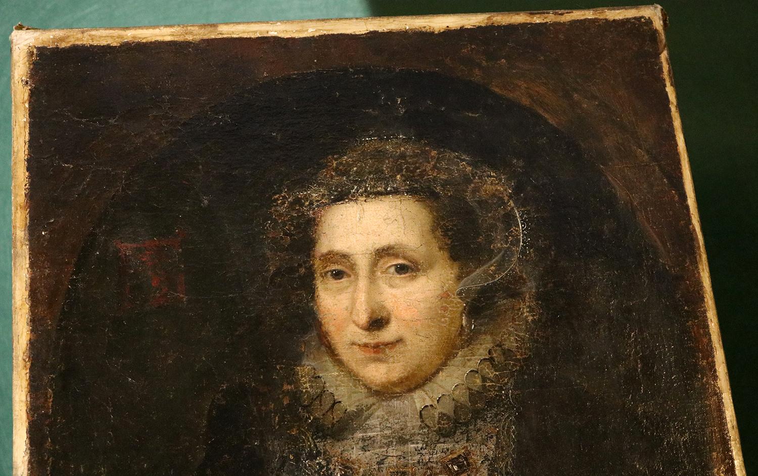 16th Century Portrait Mary Queen of Scots In Distressed Condition For Sale In Glencarse, Perthshire