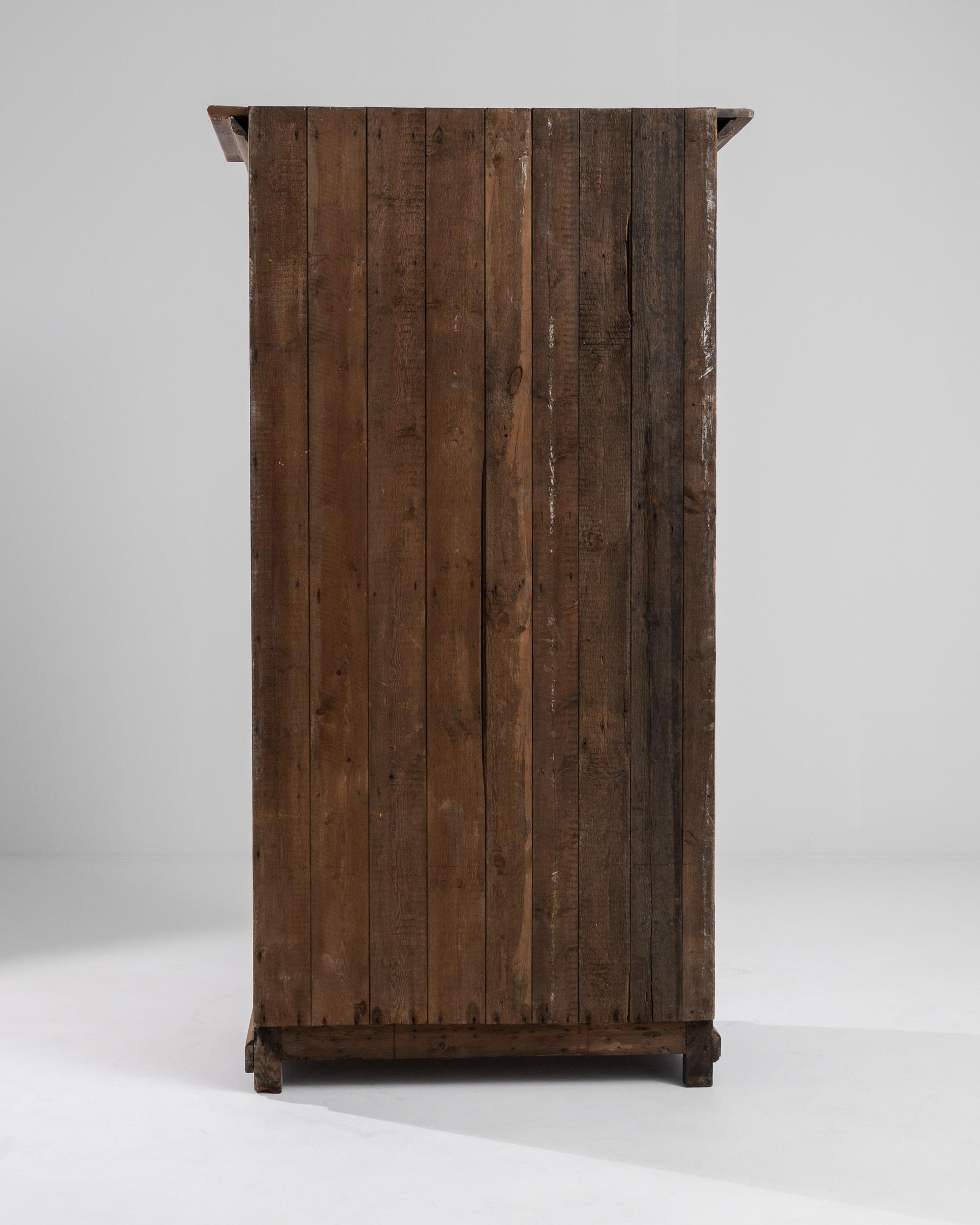 Cabinet en bois portugais du XVIe siècle en vente 3